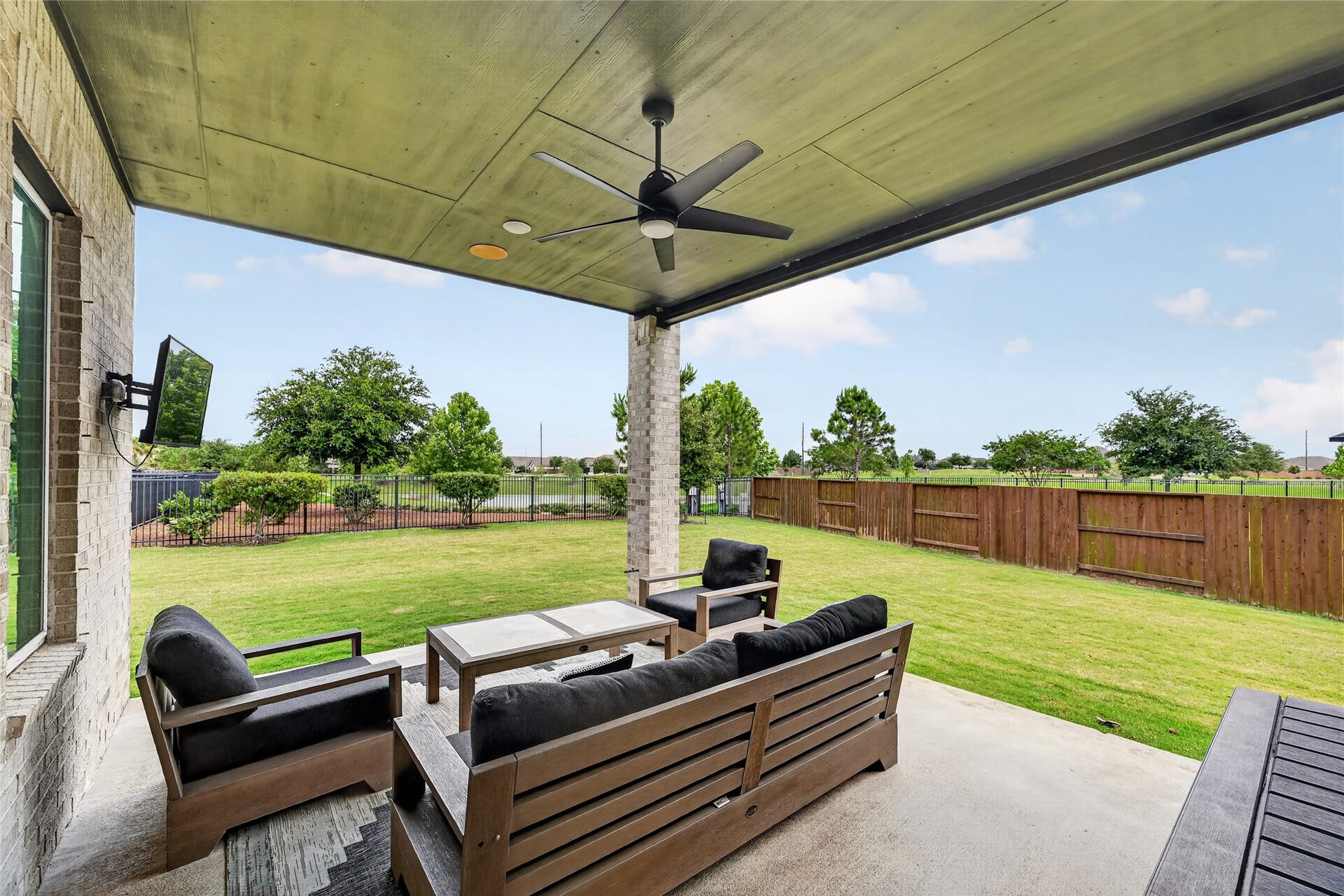 9827 Wright Drive, Manvel, TX 77578 9827 Wright Drive, Manvel, TX 77578