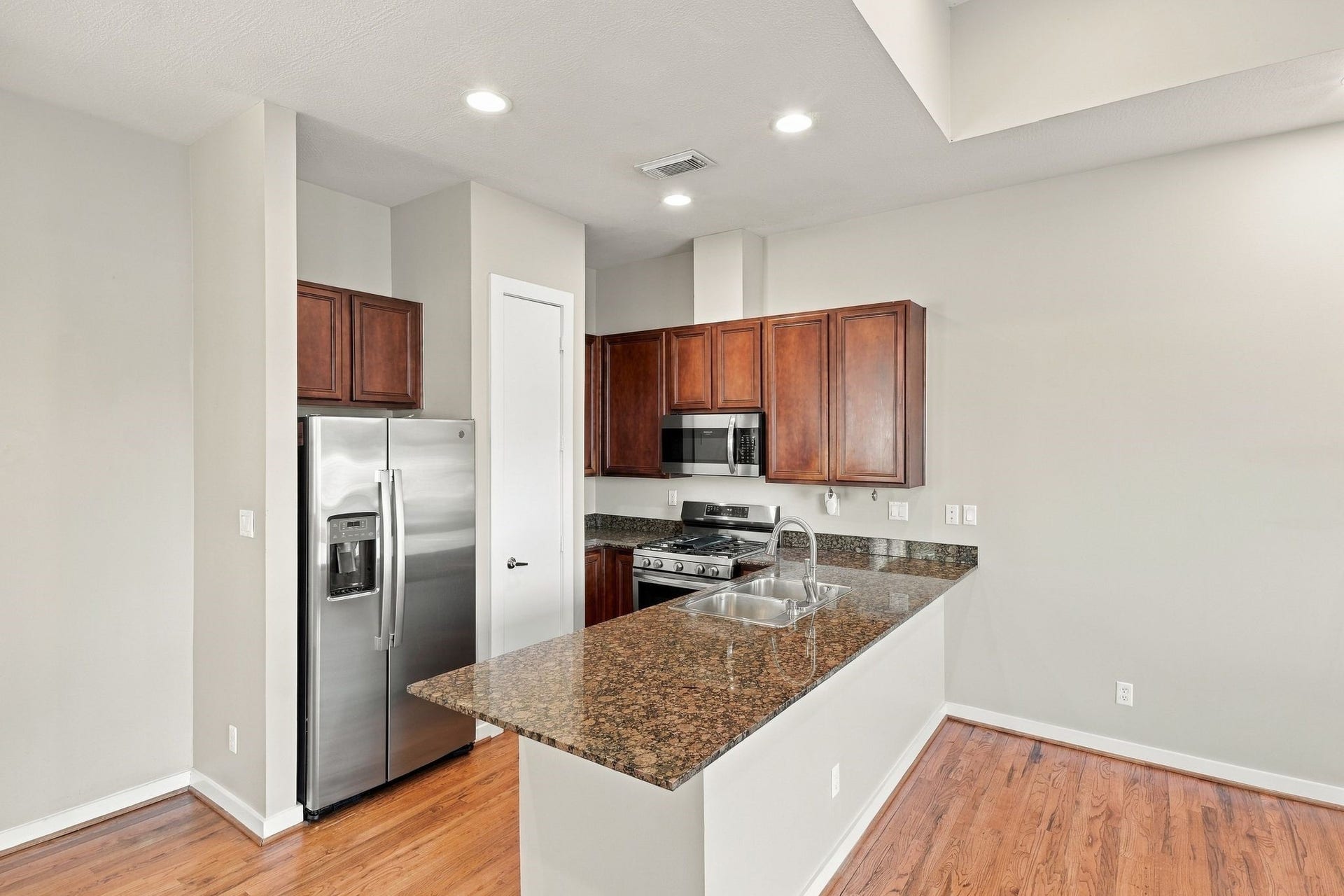 1132 Patterson Street, Houston, TX 77007