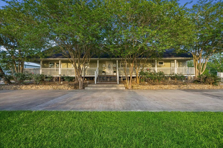 Property photo for 3515 County Road 36, Angleton, TX