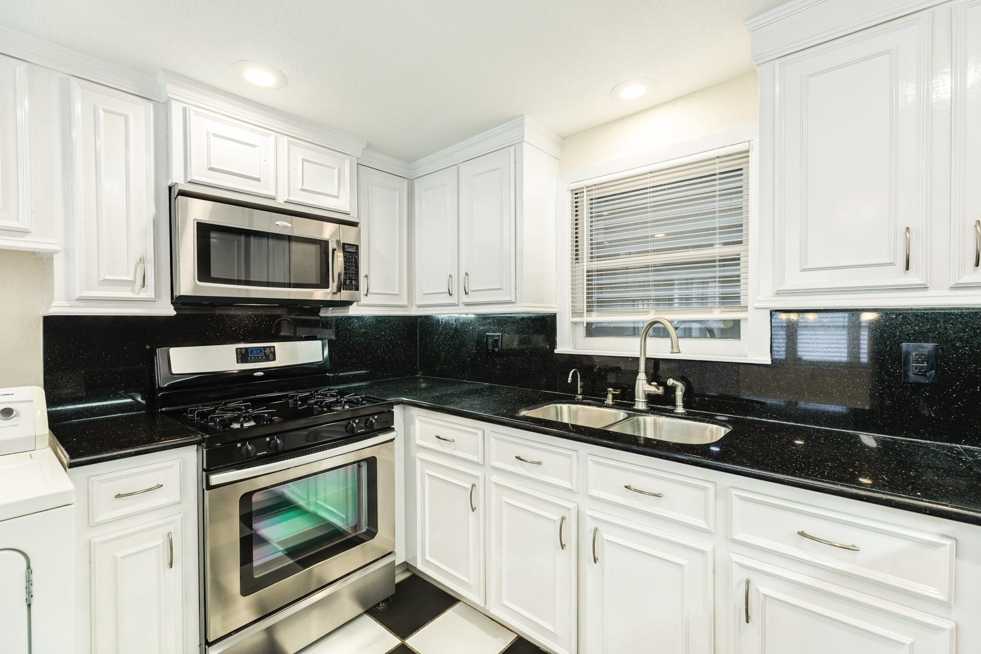 114 Tarpon Avenue, Galveston, TX 77550 114 Tarpon Avenue, Galveston, TX 77550