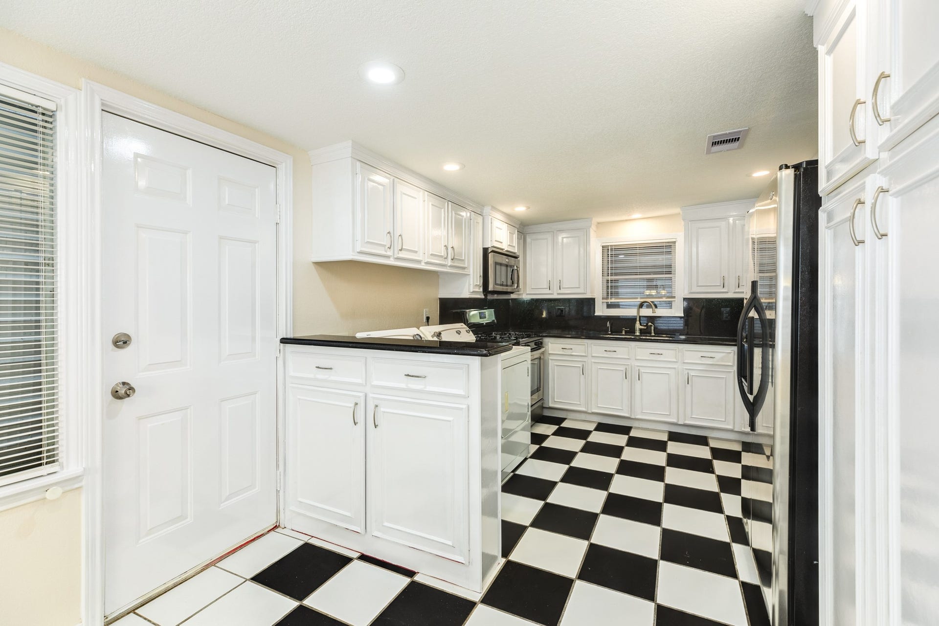 114 Tarpon Avenue, Galveston, TX 77550 114 Tarpon Avenue, Galveston, TX 77550