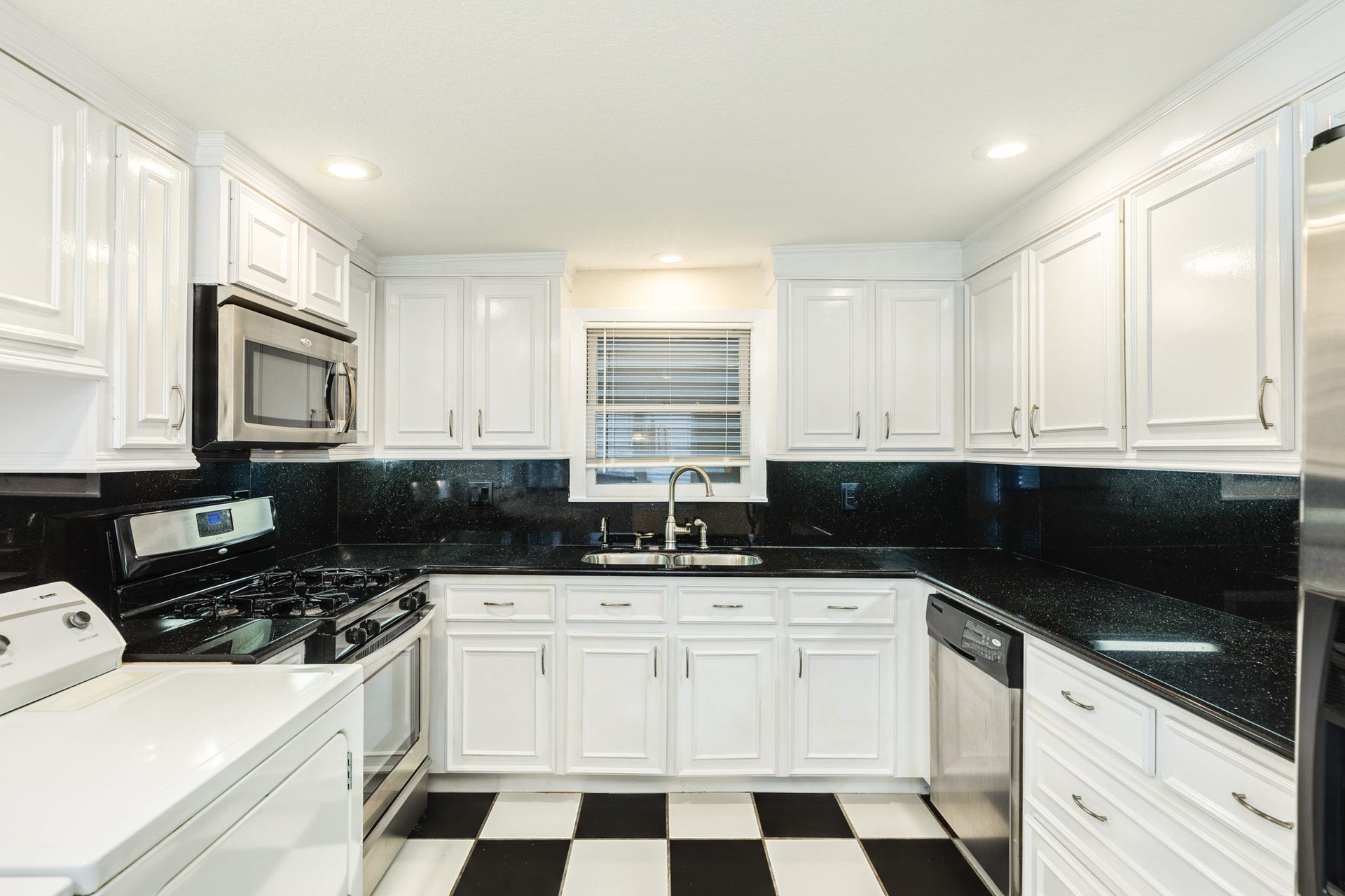 114 Tarpon Avenue, Galveston, TX 77550 114 Tarpon Avenue, Galveston, TX 77550