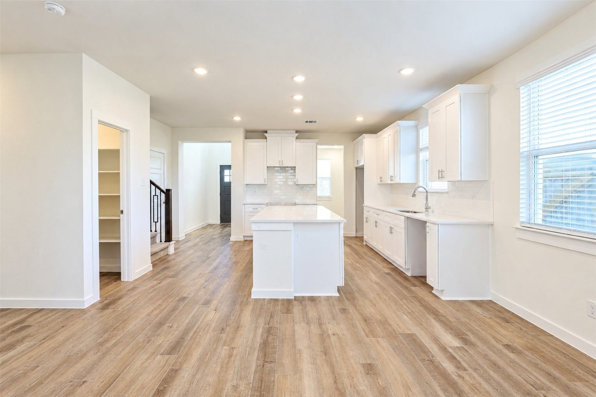 8326 Amethyst Valley Lane, Angleton, TX 77515 8326 Amethyst Valley Lane, Angleton, TX 77515