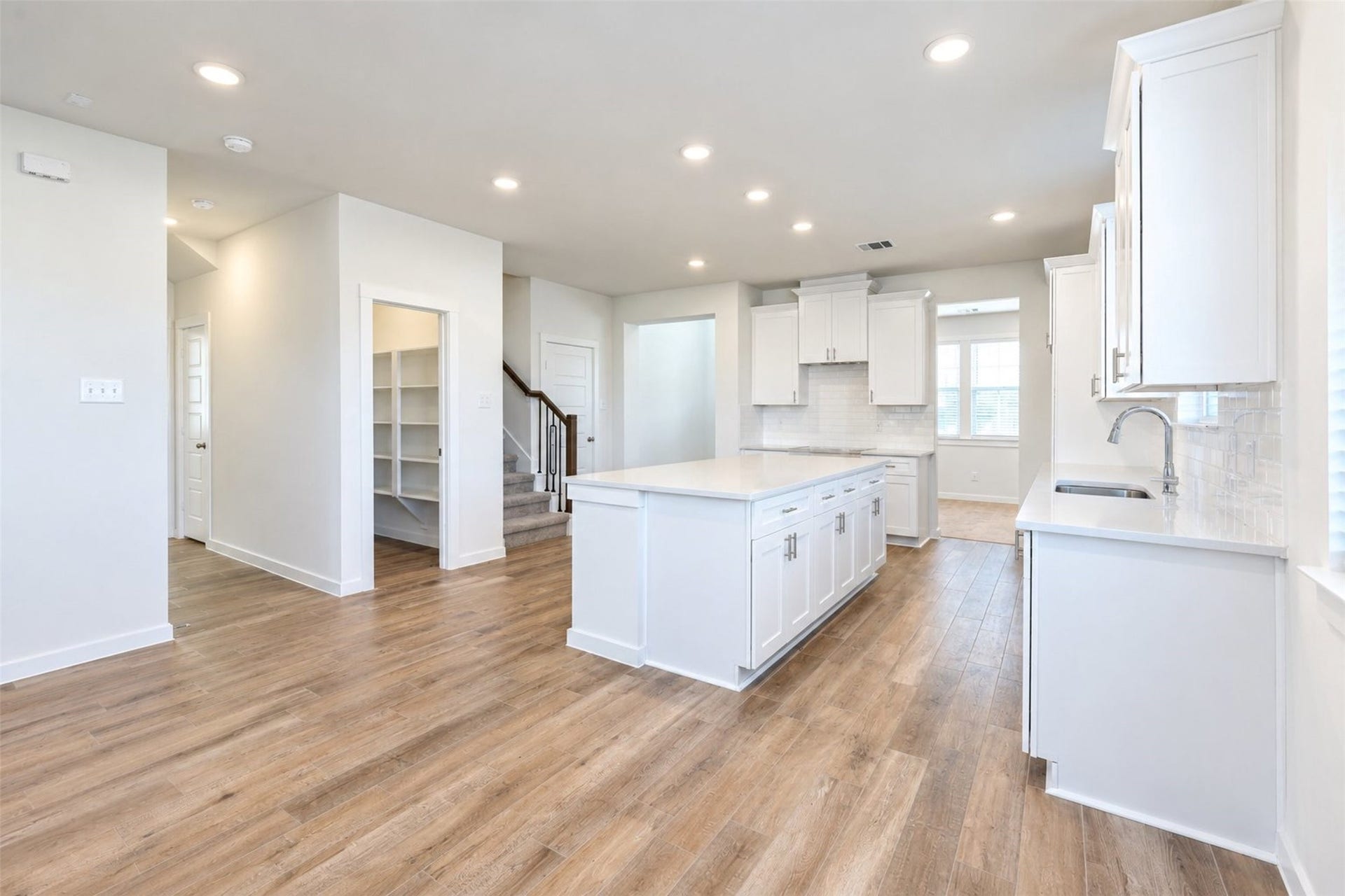 8326 Amethyst Valley Lane, Angleton, TX 77515 8326 Amethyst Valley Lane, Angleton, TX 77515