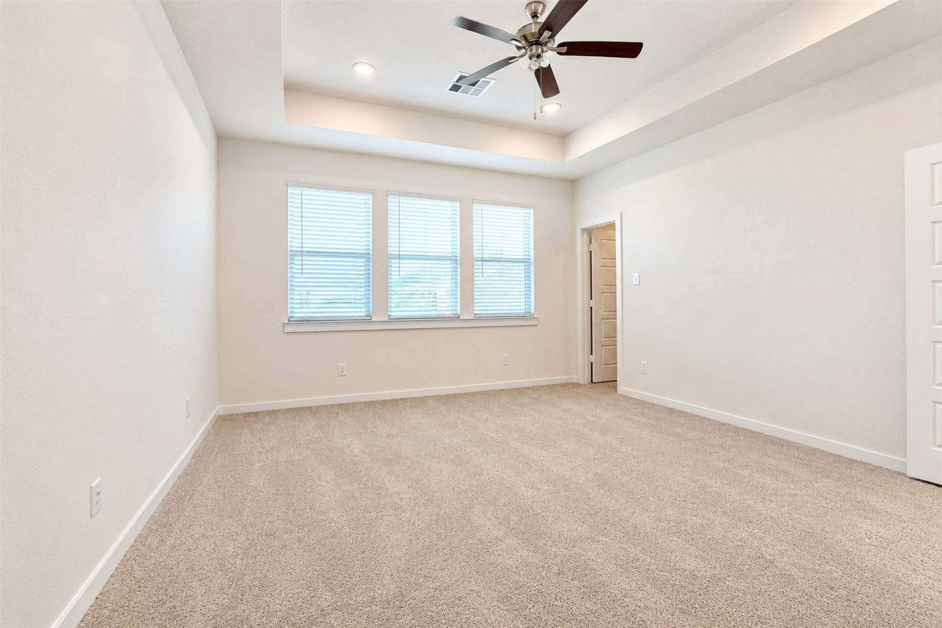 8326 Amethyst Valley Lane, Angleton, TX 77515 8326 Amethyst Valley Lane, Angleton, TX 77515