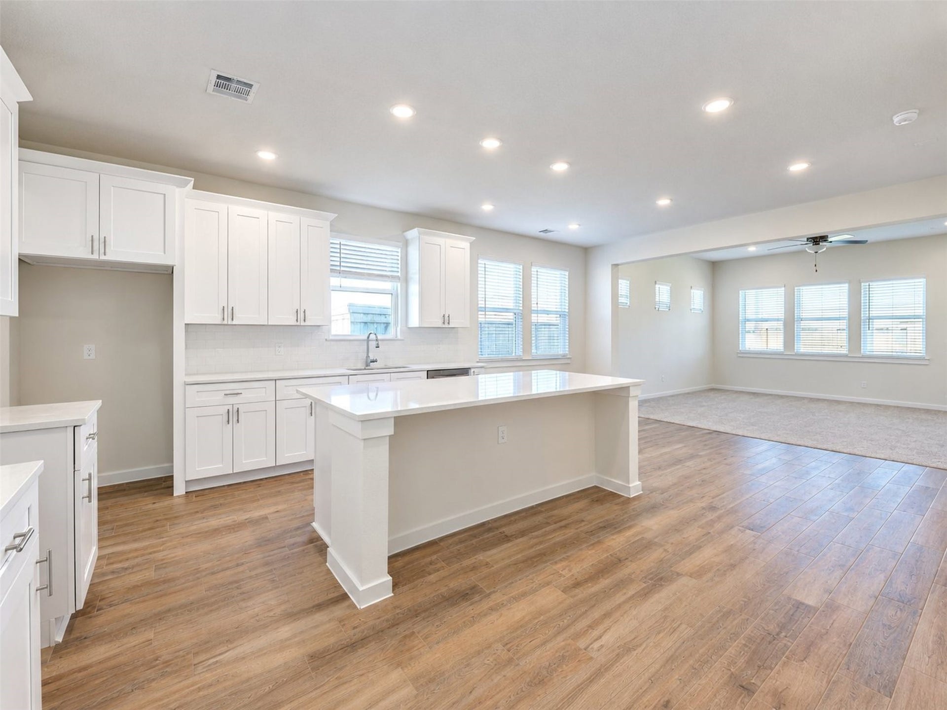 8326 Amethyst Valley Lane, Angleton, TX 77515 8326 Amethyst Valley Lane, Angleton, TX 77515
