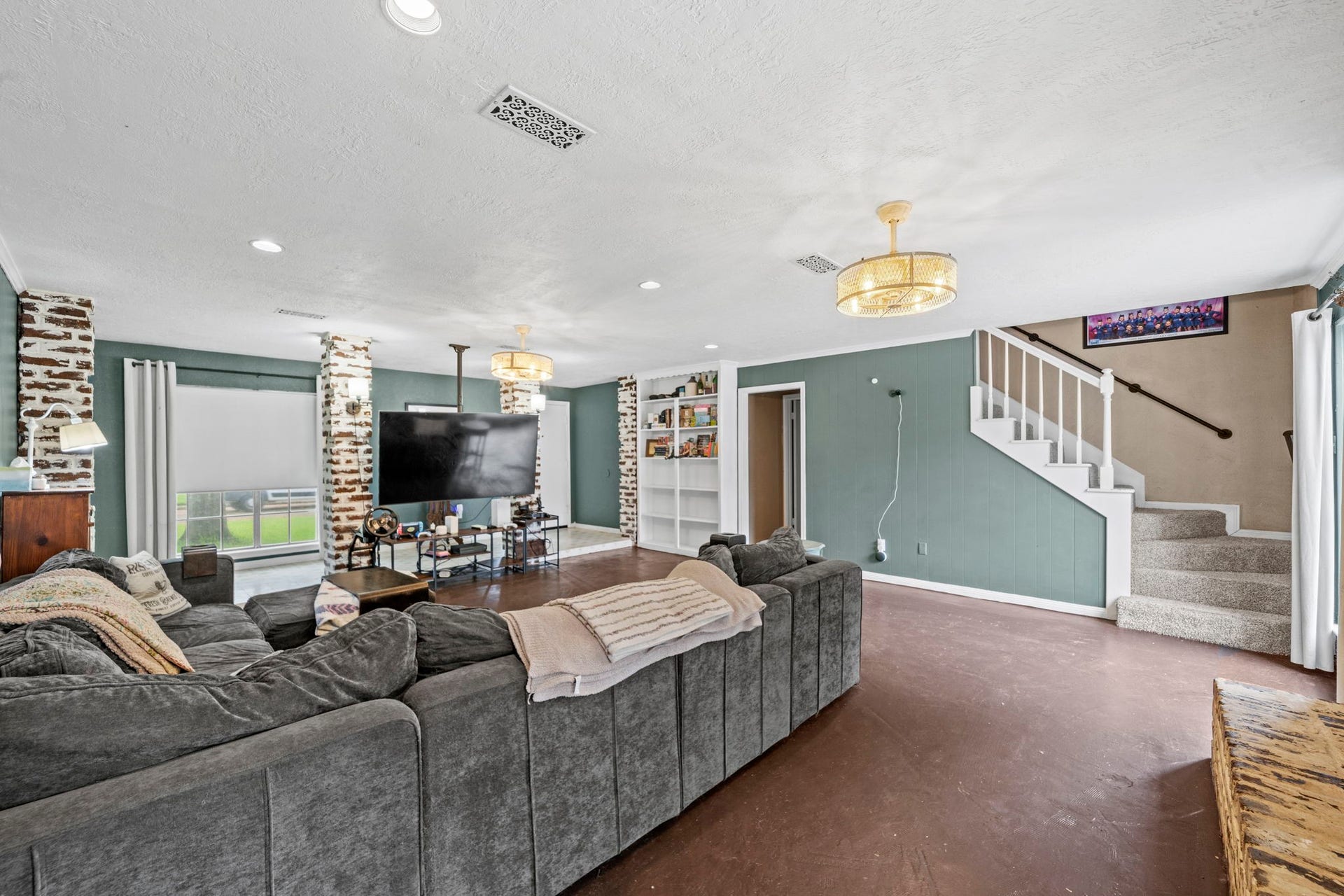 8131 Brinkworth Lane, Houston, TX 77070 8131 Brinkworth Lane, Houston, TX 77070