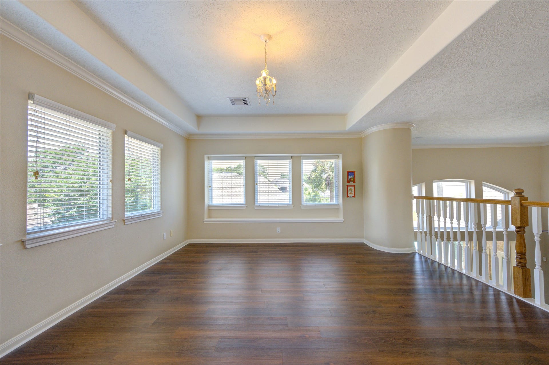 12806 Rock Falls Way, Houston, TX 77041 A spacious upstairs game room perfect for entertainment and relaxation.