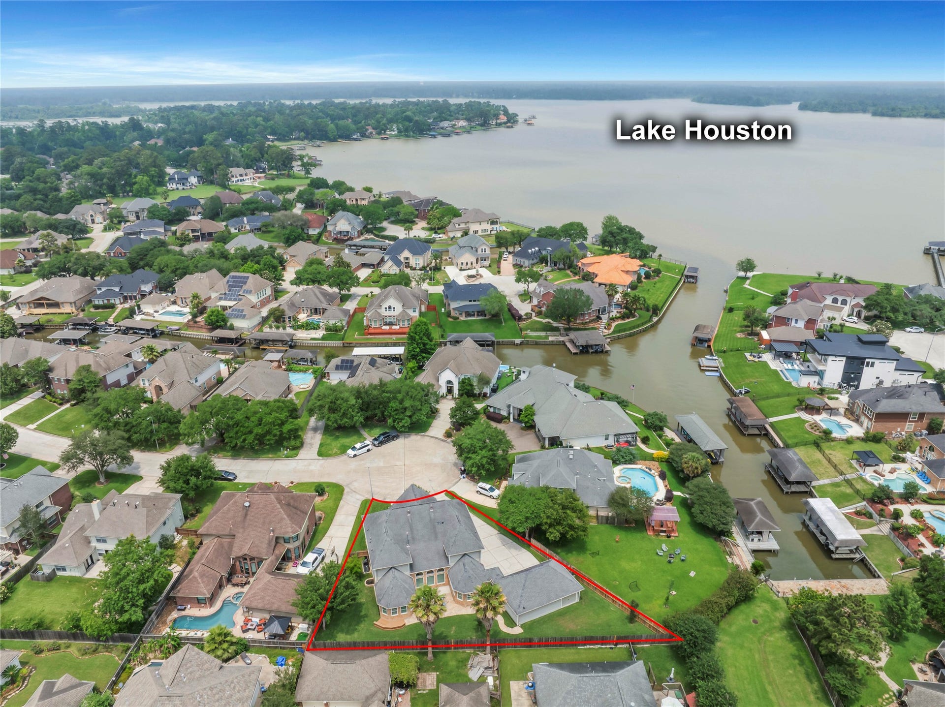 Atascocita Shores is right next to Lake Houston! Come and launch your boat at the nearby boat launch!