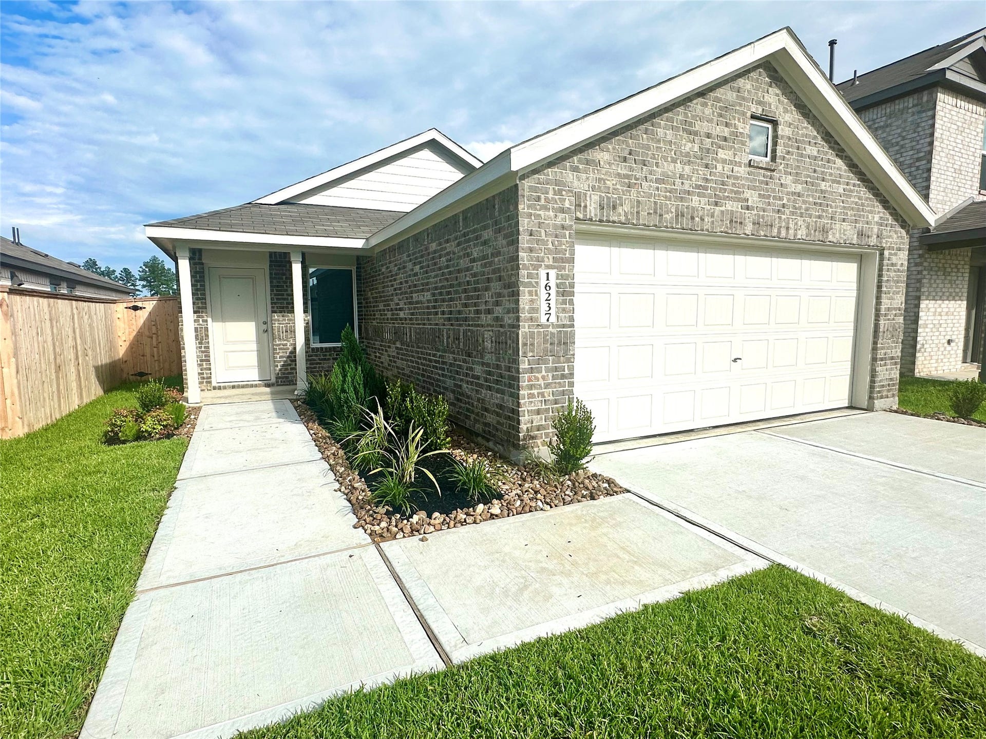 16237 Bergara Bend Drive, New Caney, TX 77357