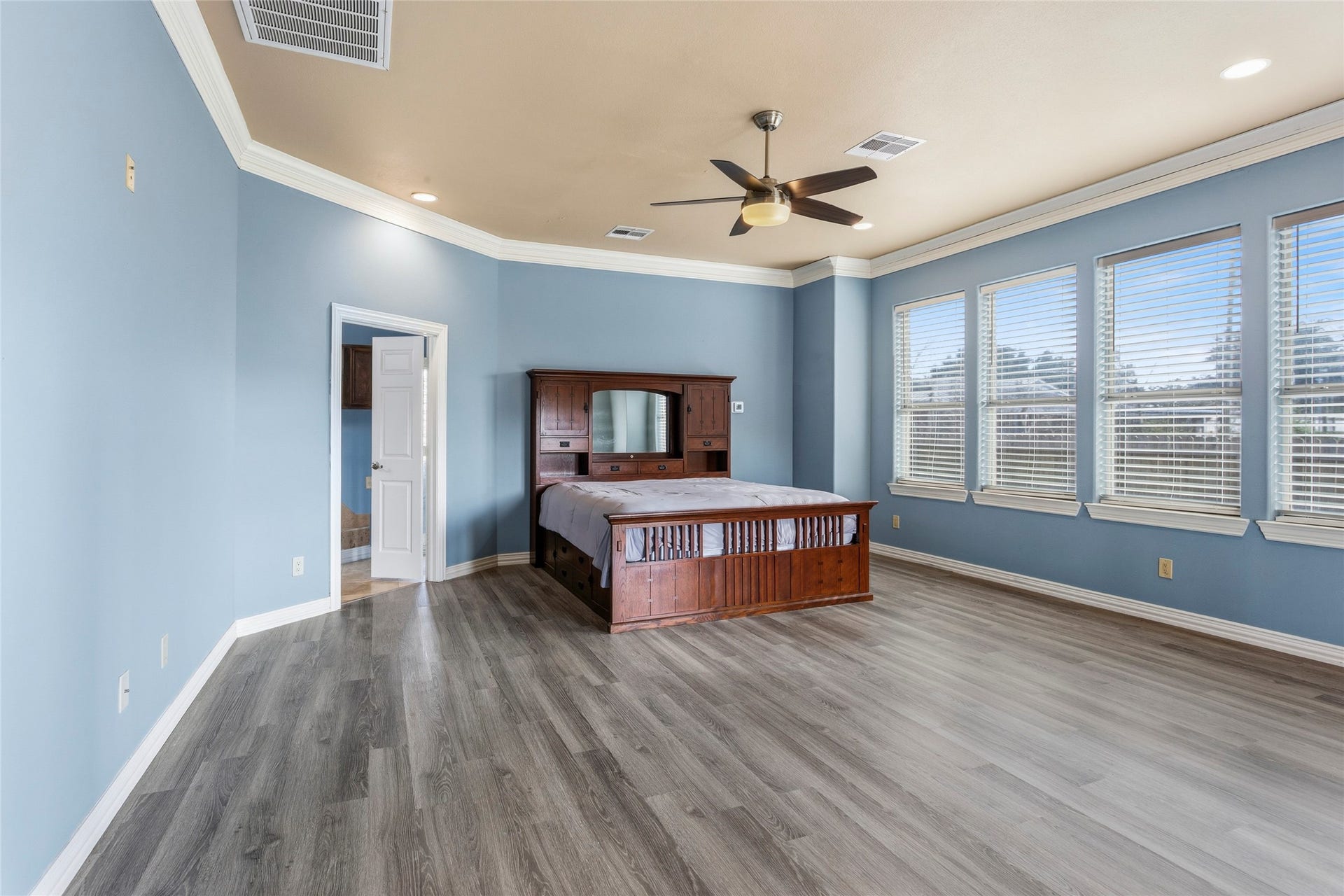 2535 Broadway Street, San Leon, TX 77539 2535 Broadway Street, San Leon, TX 77539