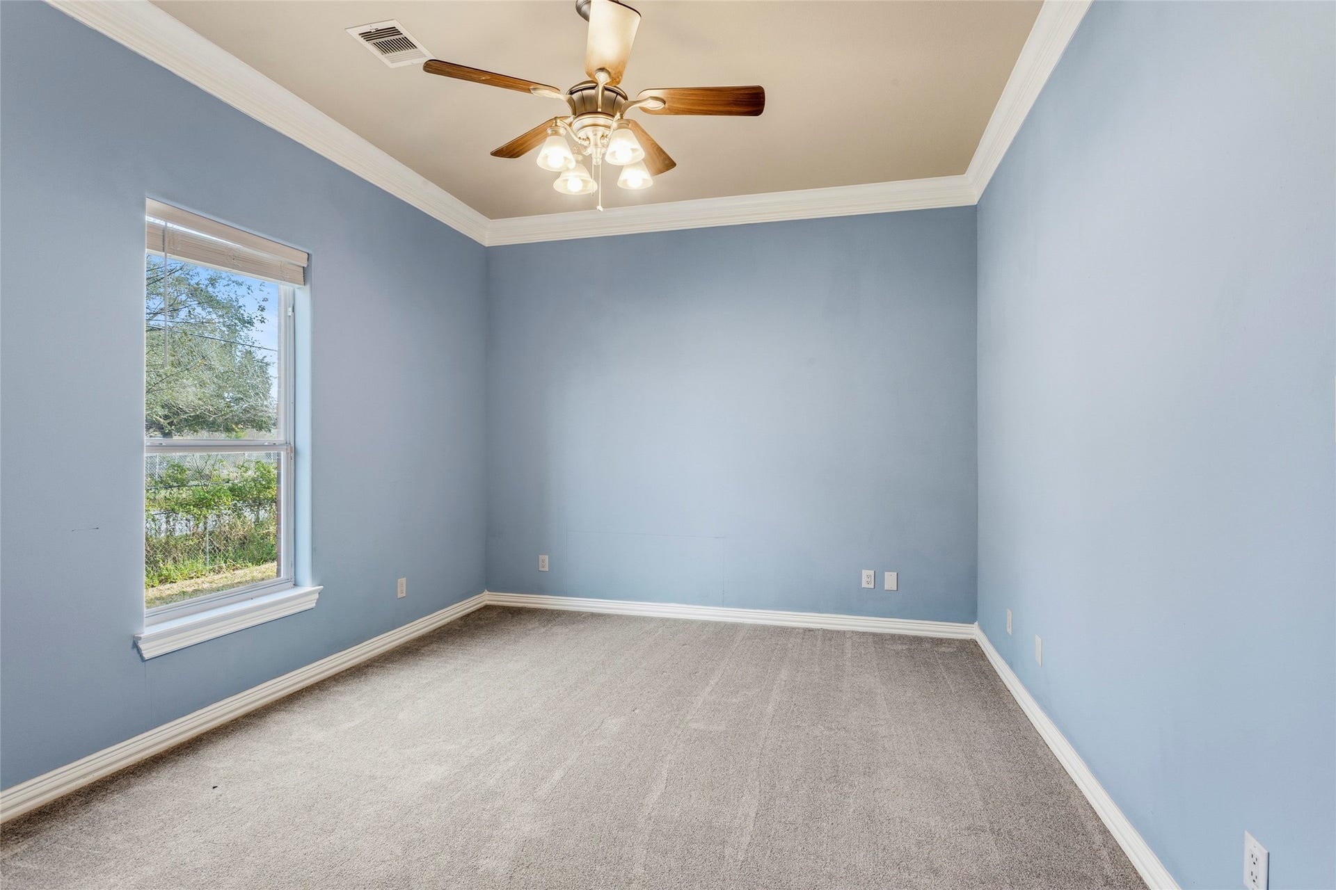 2535 Broadway Street, San Leon, TX 77539 2535 Broadway Street, San Leon, TX 77539