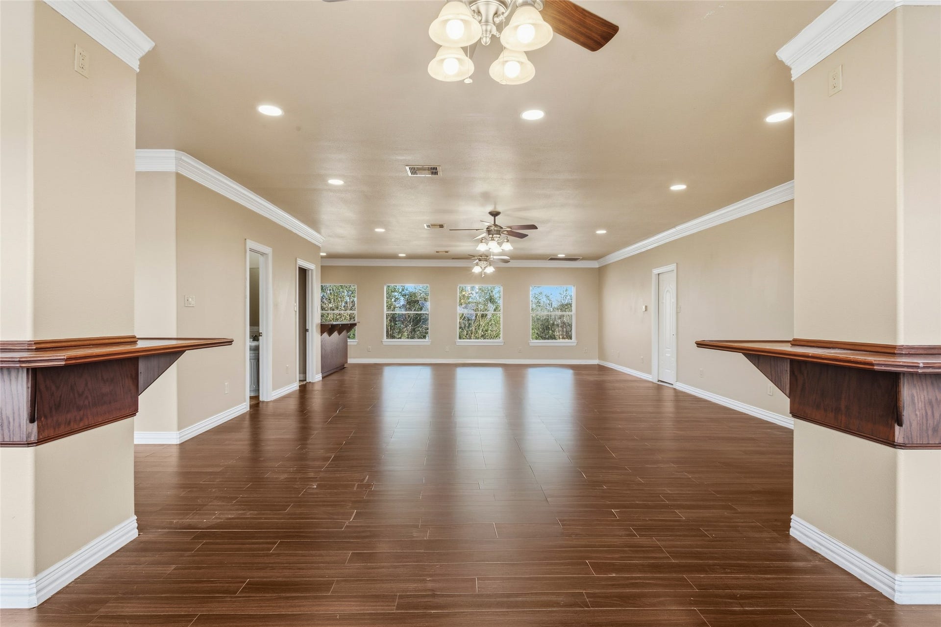 2535 Broadway Street, San Leon, TX 77539 Wide open Flex Space Upstairs