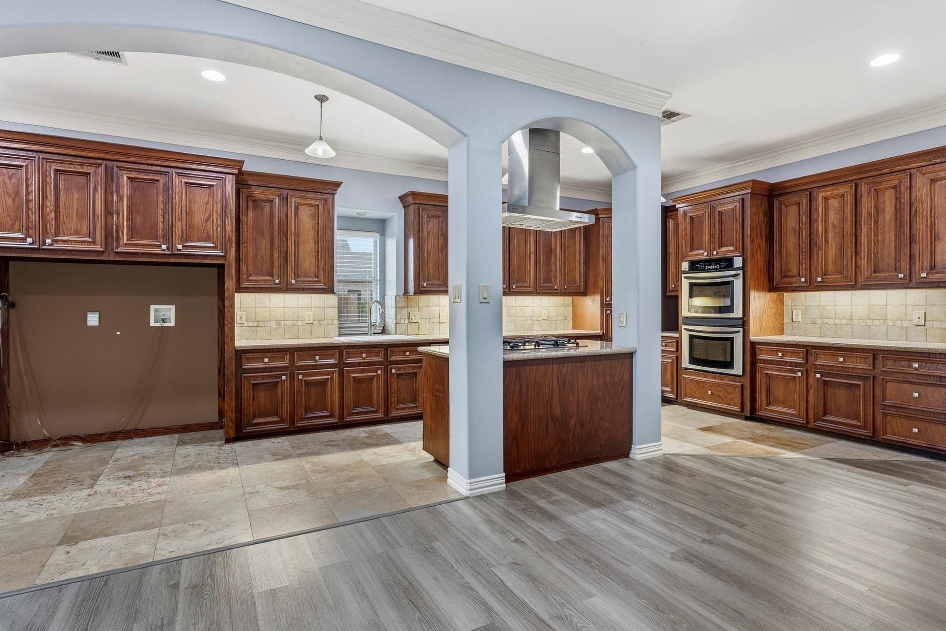 2535 Broadway Street, San Leon, TX 77539 2535 Broadway Street, San Leon, TX 77539