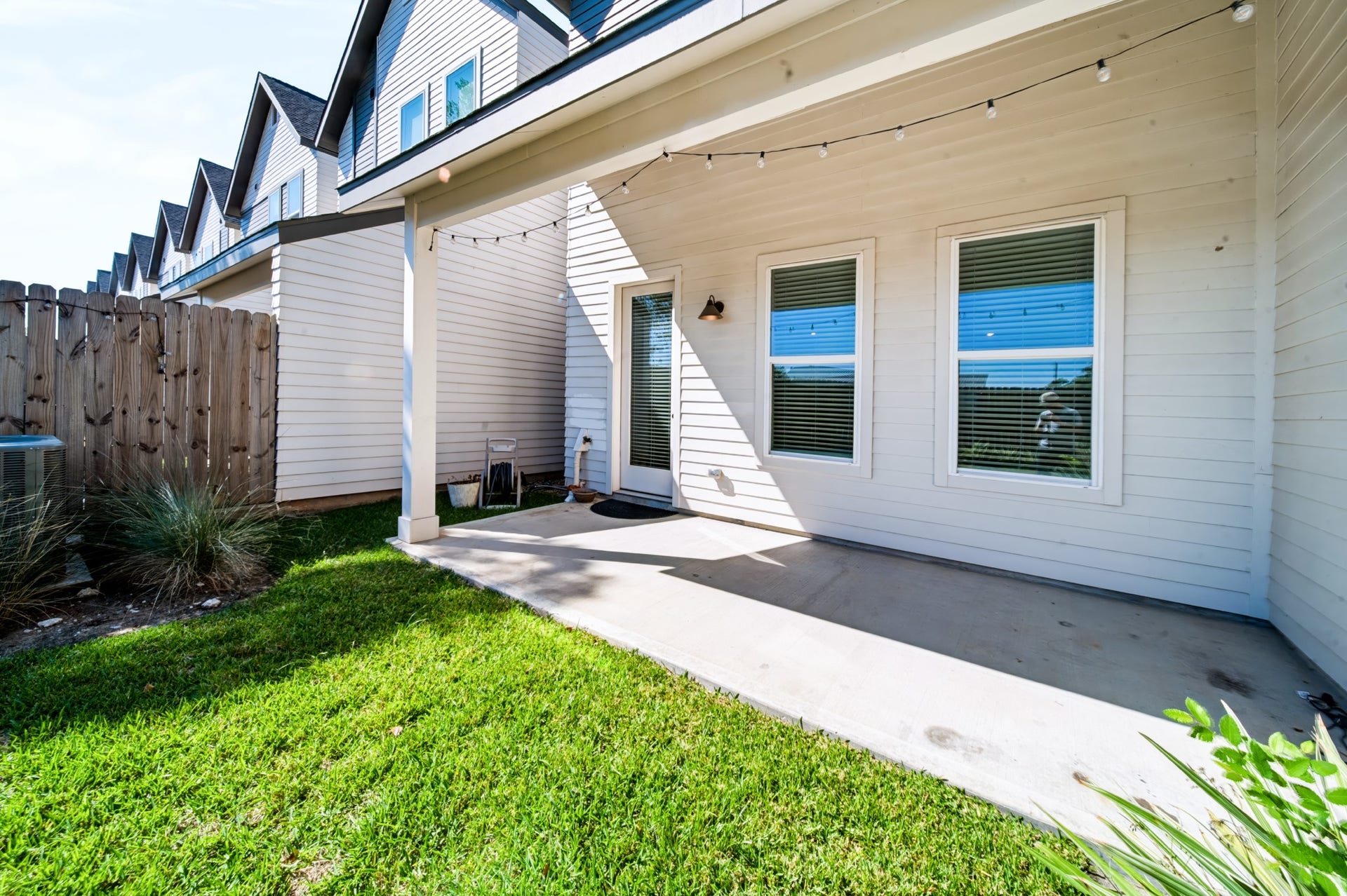 5632 Bertellis Lane, Houston, TX 77091