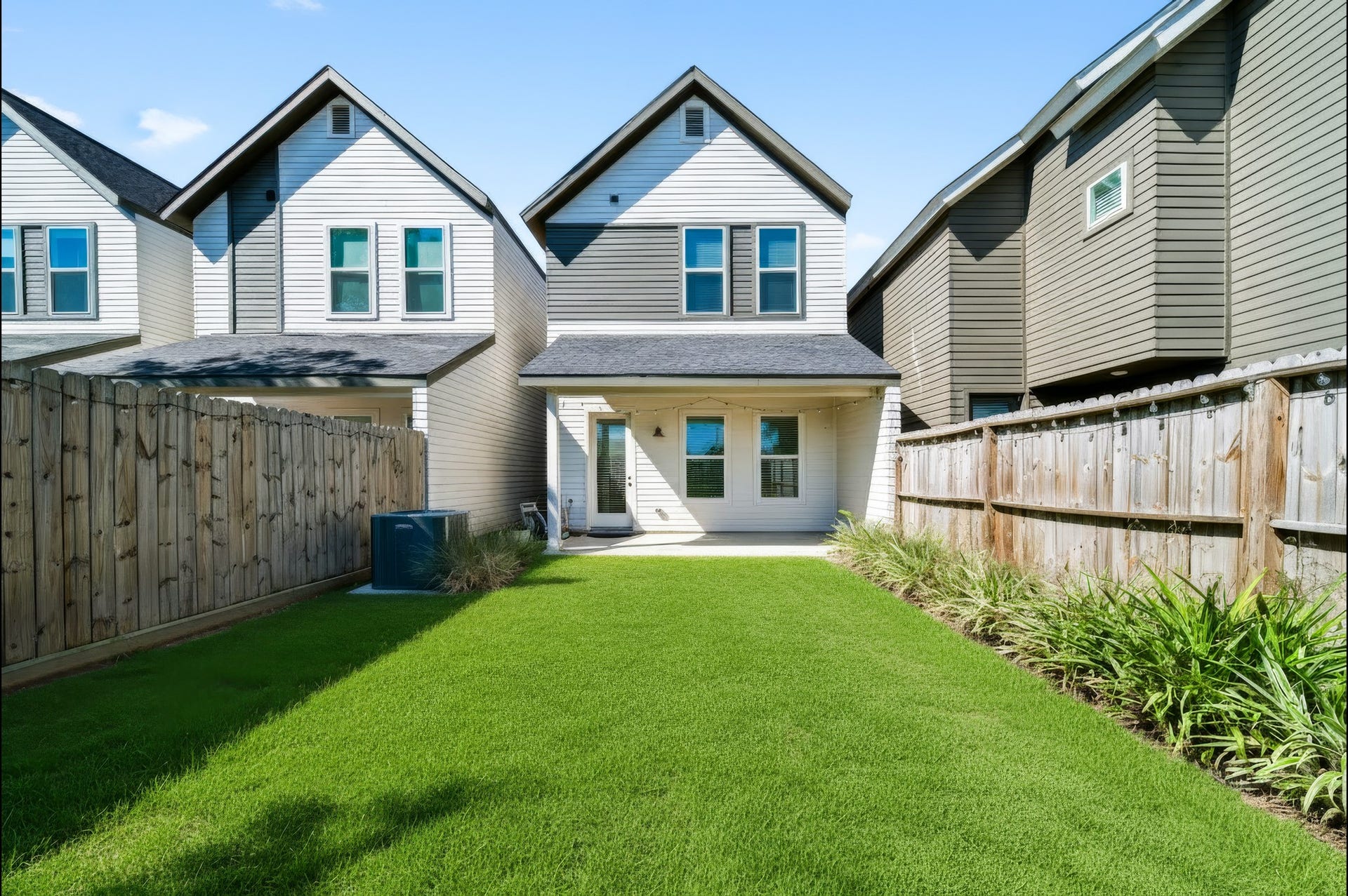 5632 Bertellis Lane, Houston, TX 77091