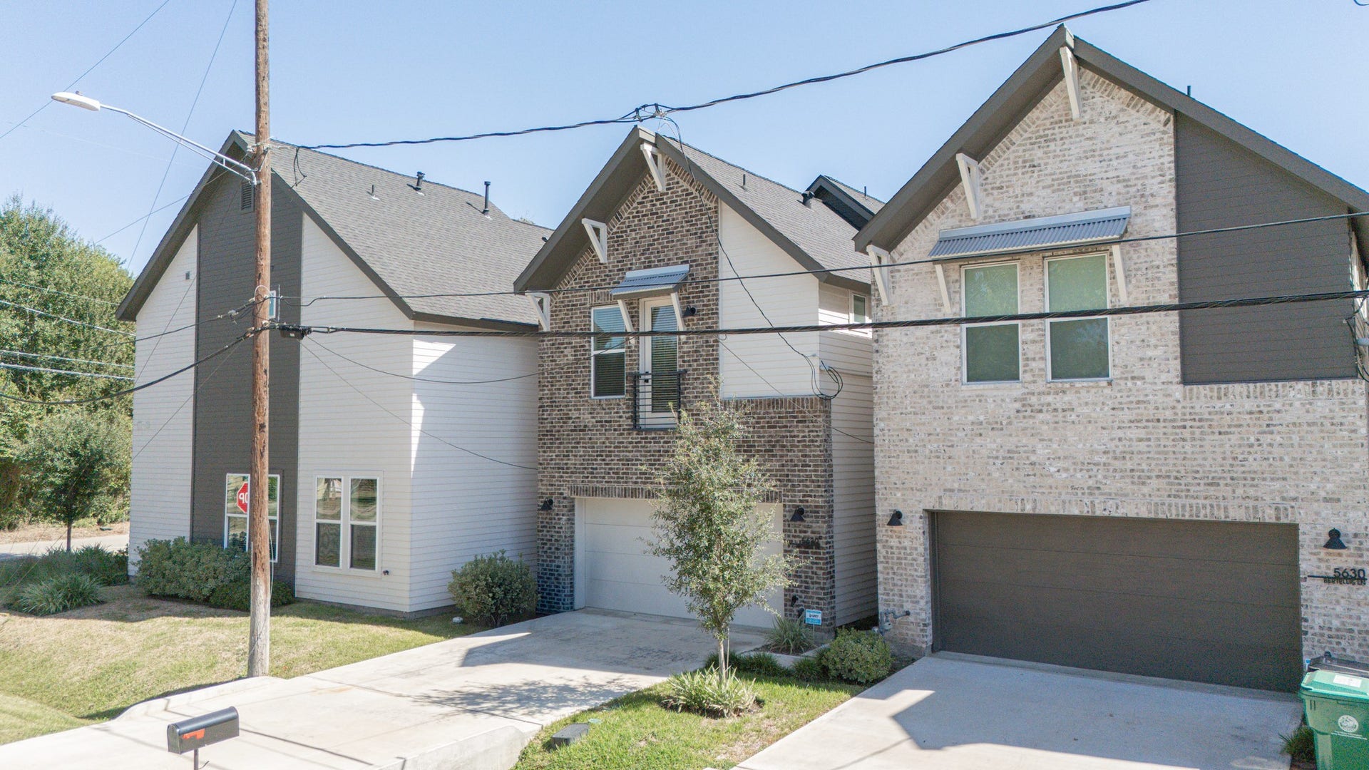 5632 Bertellis Lane, Houston, TX 77091