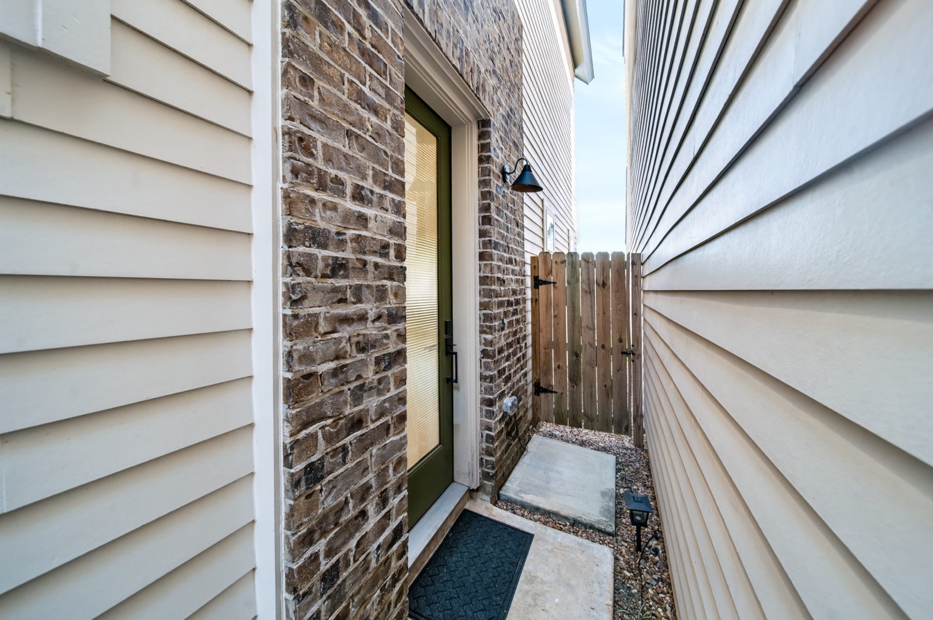 5632 Bertellis Lane, Houston, TX 77091