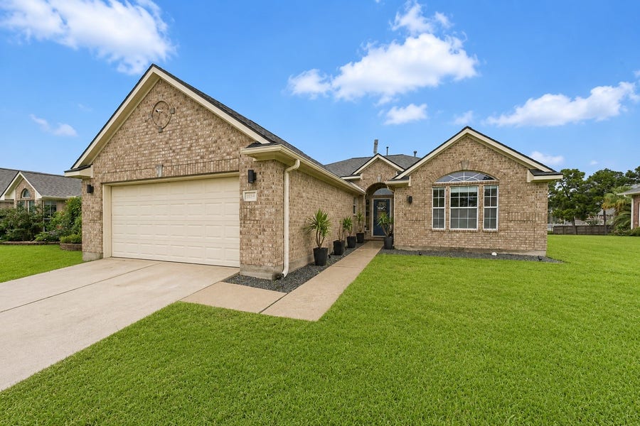 Property photo for 3536 Bayou Forest Drive, La Porte, TX