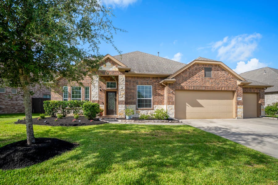Property photo for 7511 Laguna Lake Drive, Spring, TX