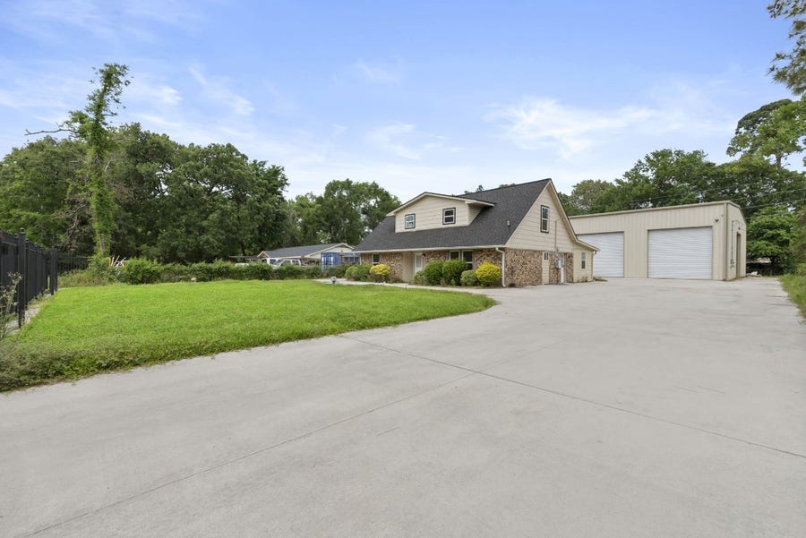 Property photo for 1903 Pinewoods Way, Spring, TX