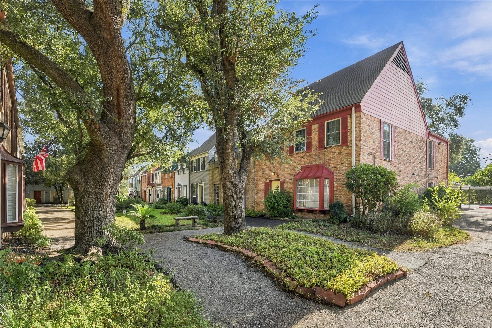 5204 Arboles Drive, #10, Houston, TX 77035 5204 Arboles Drive, #10, Houston, TX 77035