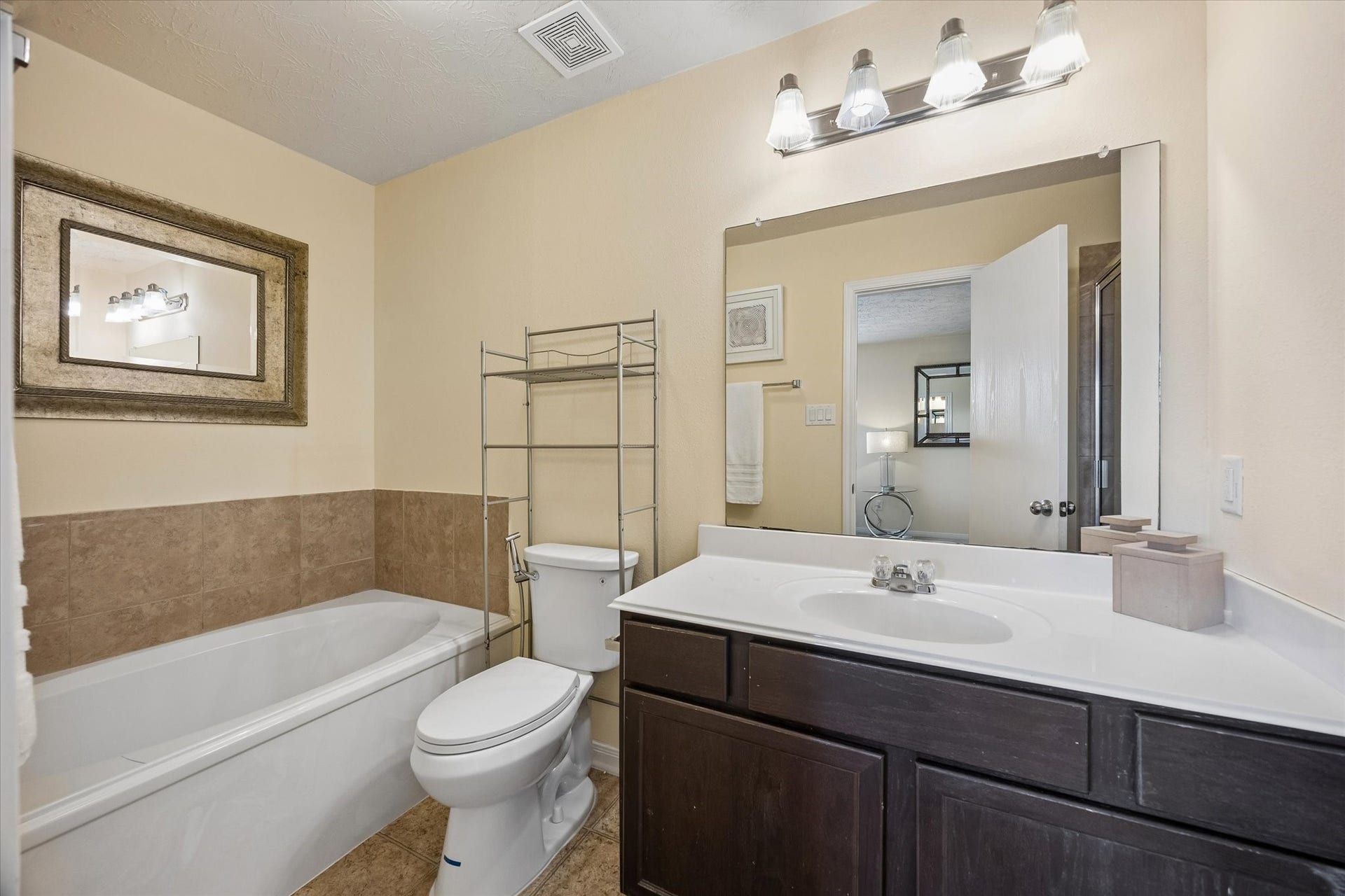 2130 Summit Meadow Drive, Houston, TX 77489 Primary Bath