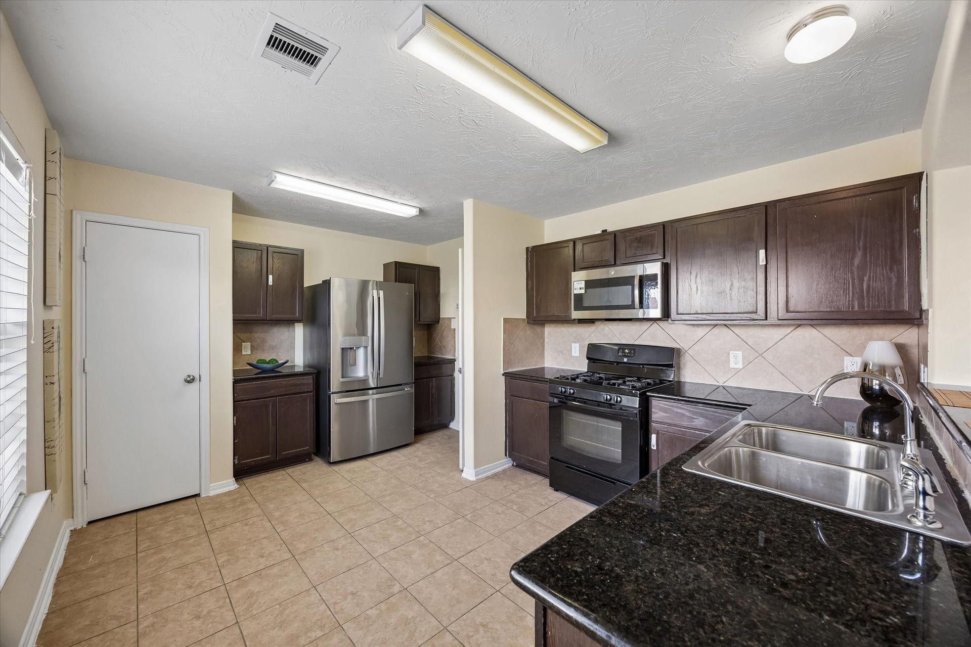 2130 Summit Meadow Drive, Houston, TX 77489 Kitchen