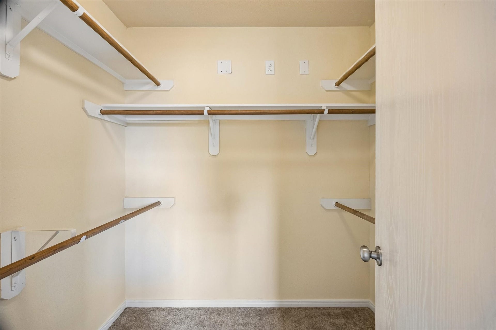 2130 Summit Meadow Drive, Houston, TX 77489 Spacious walk-in closet offering ample storage and organization