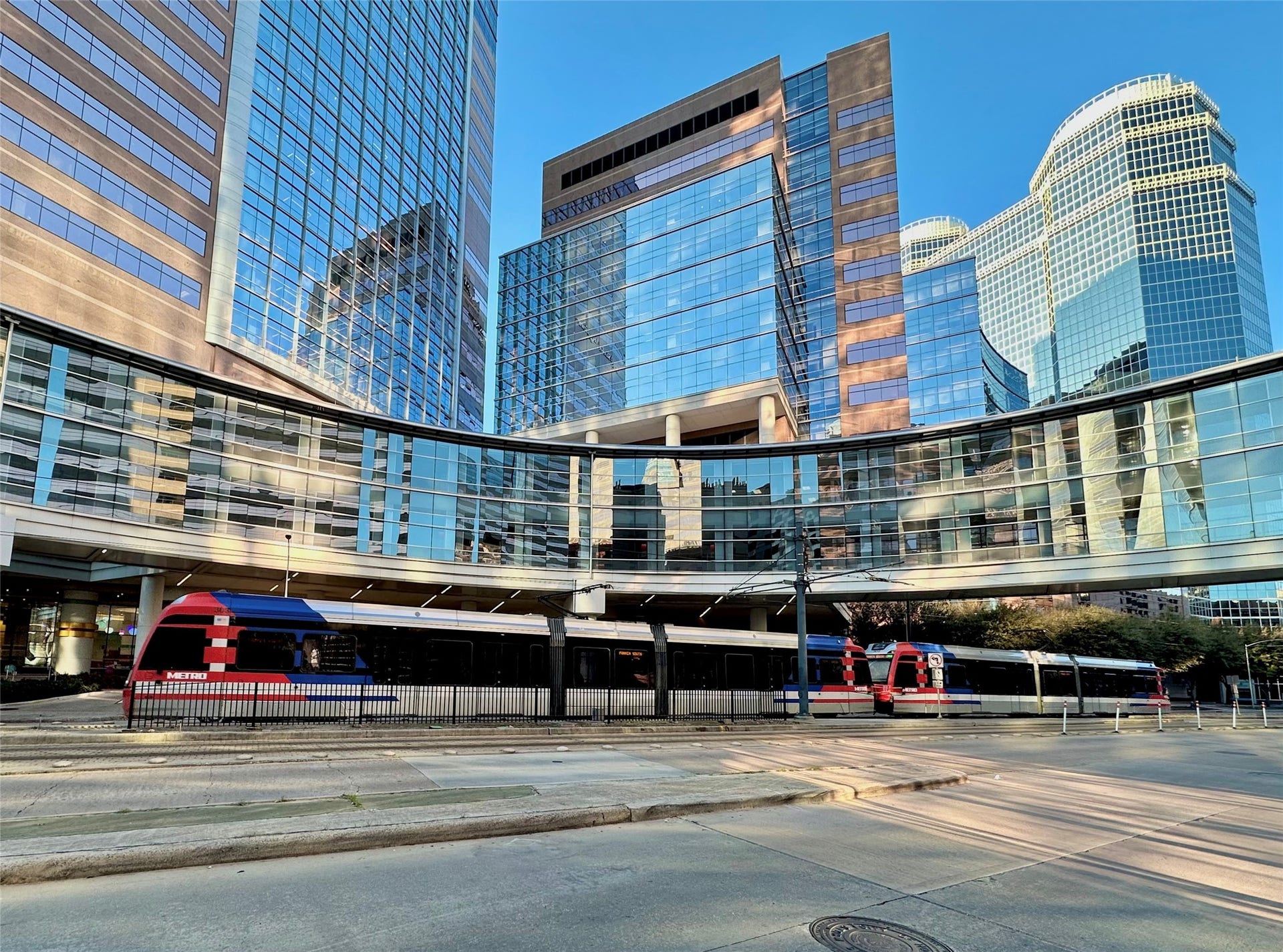 The Texas Medical Center is less than a mile away, making 2514 McClendon the perfect location for an individual that works in the medical center or for those that desire close proximity to the nation's best healthcare facilities.