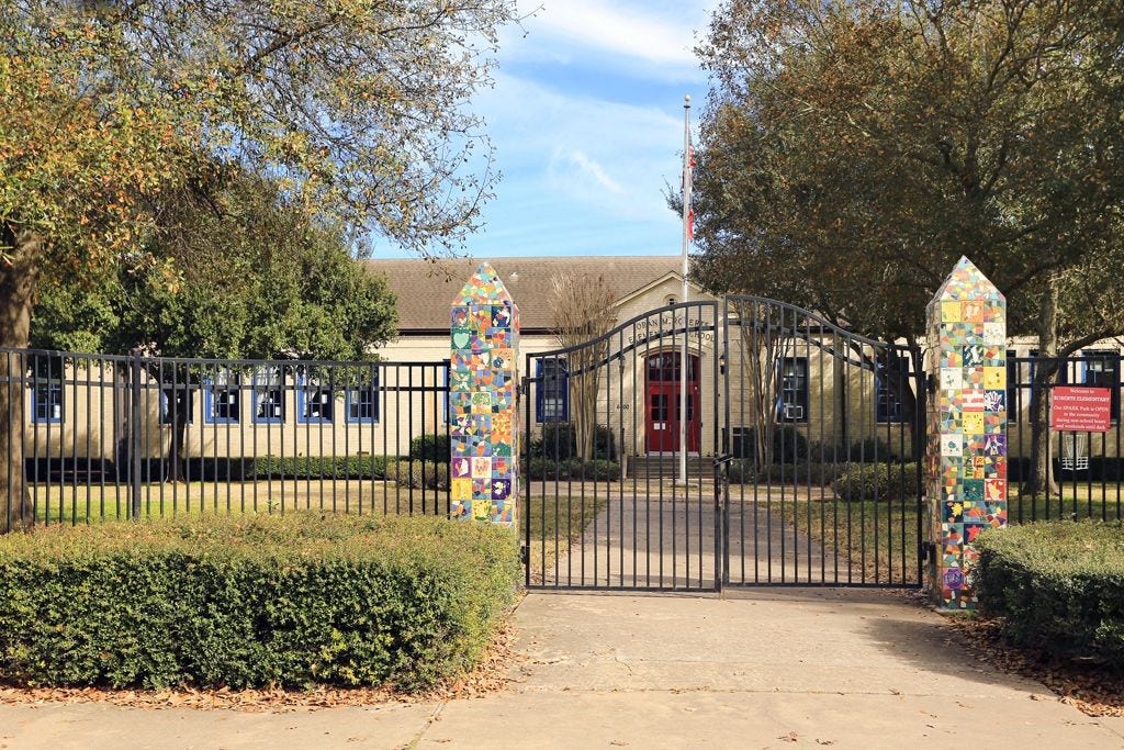 Roberts Elementary is a about a half-mile away and is consistently ranked as one of the top schools in the entire district and has an amazingly low 18.9 student-to-teacher ratio. Also worth noting is the size of the school, with less than 800 students while neighboring schools have more than 1,200 students, help to make Roberts Elementary one of the most charming schools in the district.