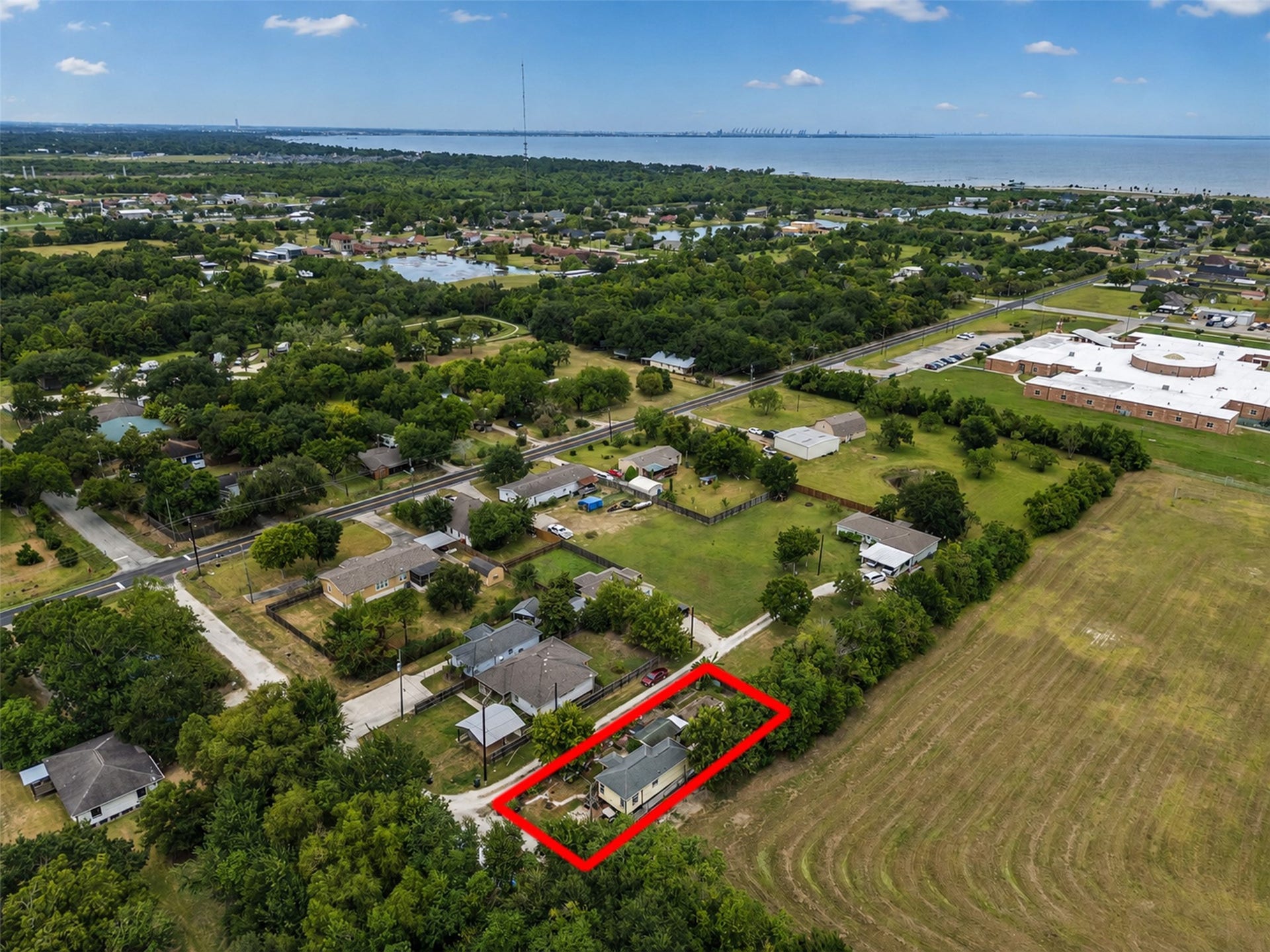 2616 Avenue H, Dickinson, TX 77539 2616 Avenue H, Dickinson, TX 77539