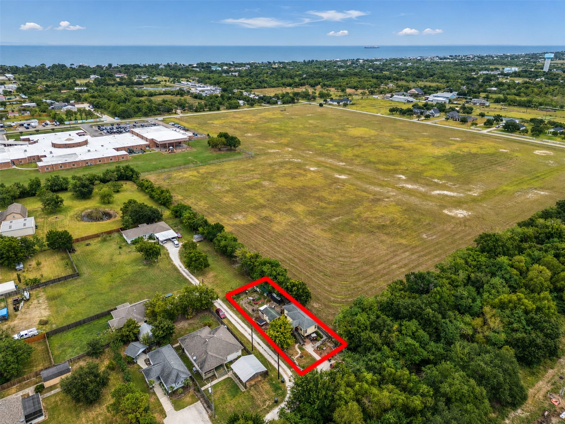 2616 Avenue H, Dickinson, TX 77539 2616 Avenue H, Dickinson, TX 77539
