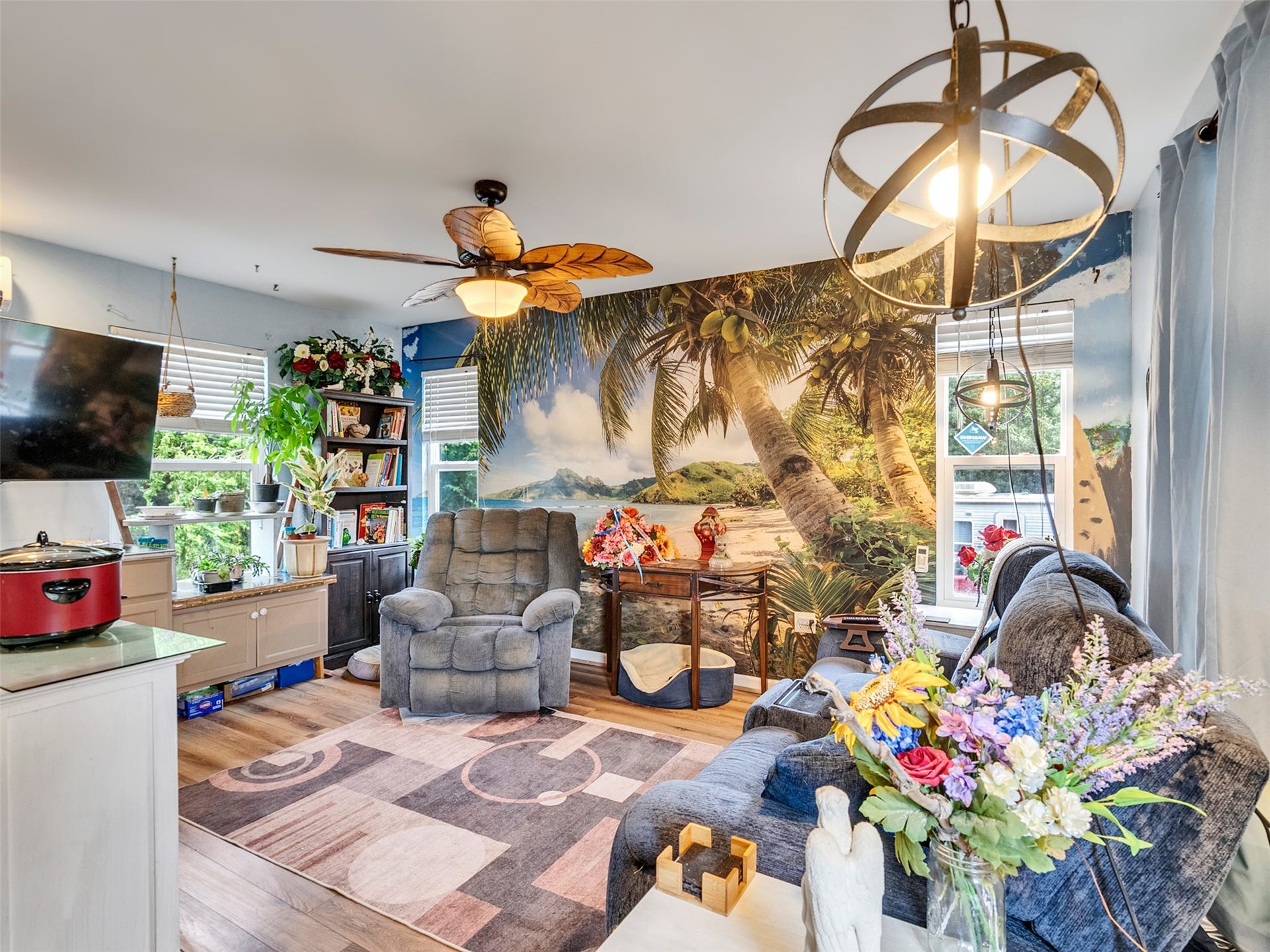 2616 Avenue H, Dickinson, TX 77539 Your own tropical paradise.