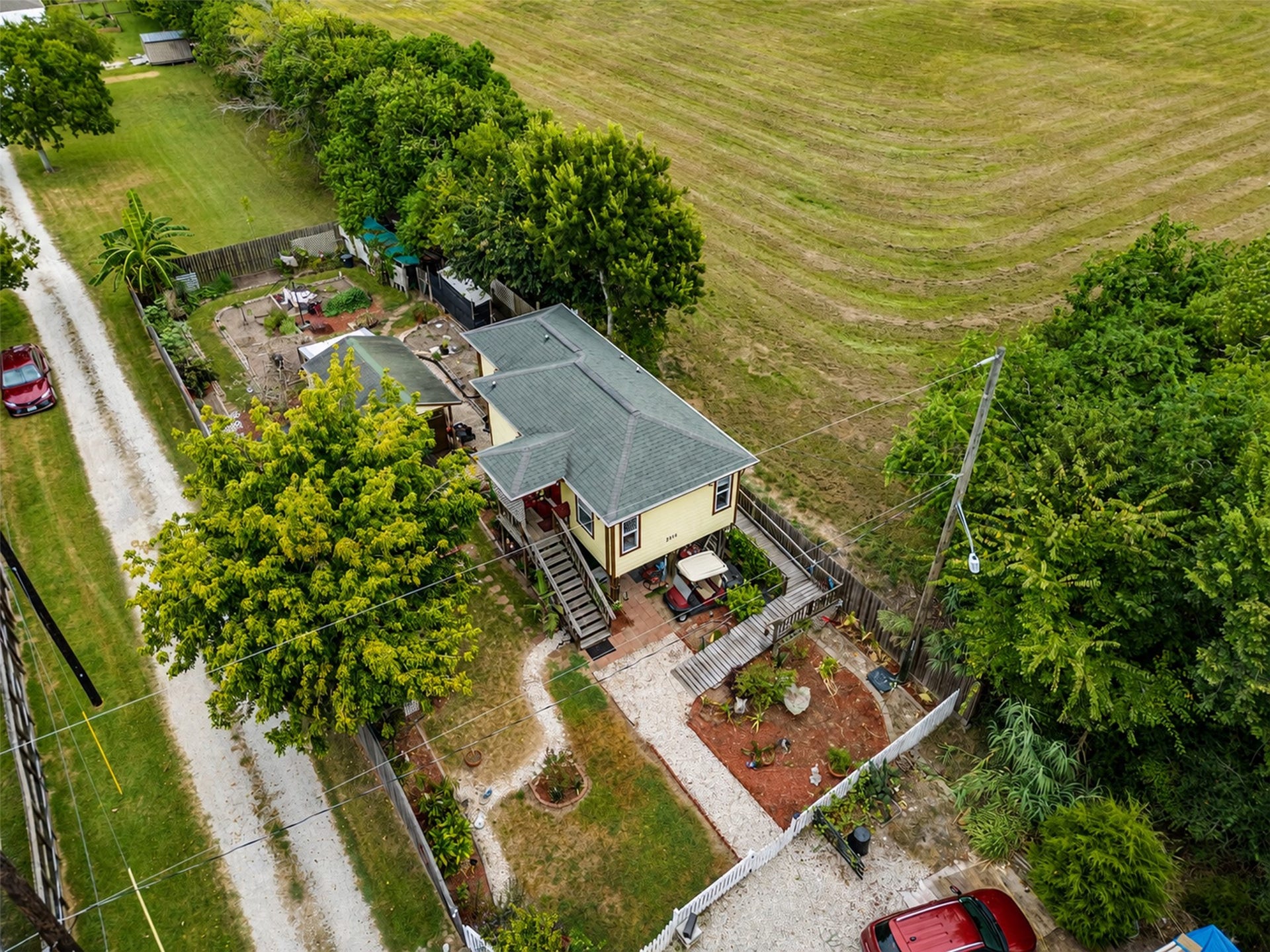 2616 Avenue H, Dickinson, TX 77539 2616 Avenue H, Dickinson, TX 77539