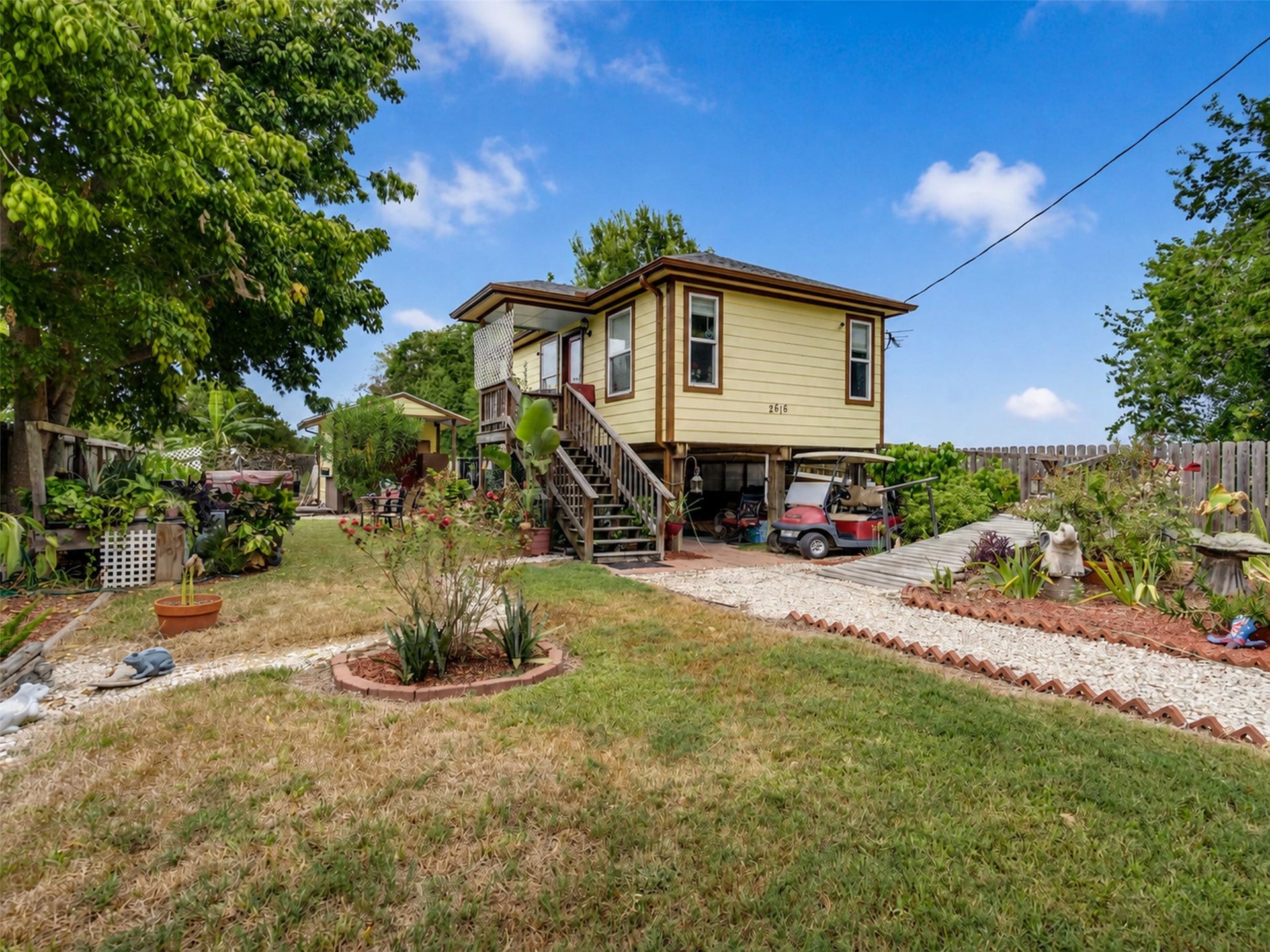 2616 Avenue H, Dickinson, TX 77539 2616 Avenue H, Dickinson, TX 77539