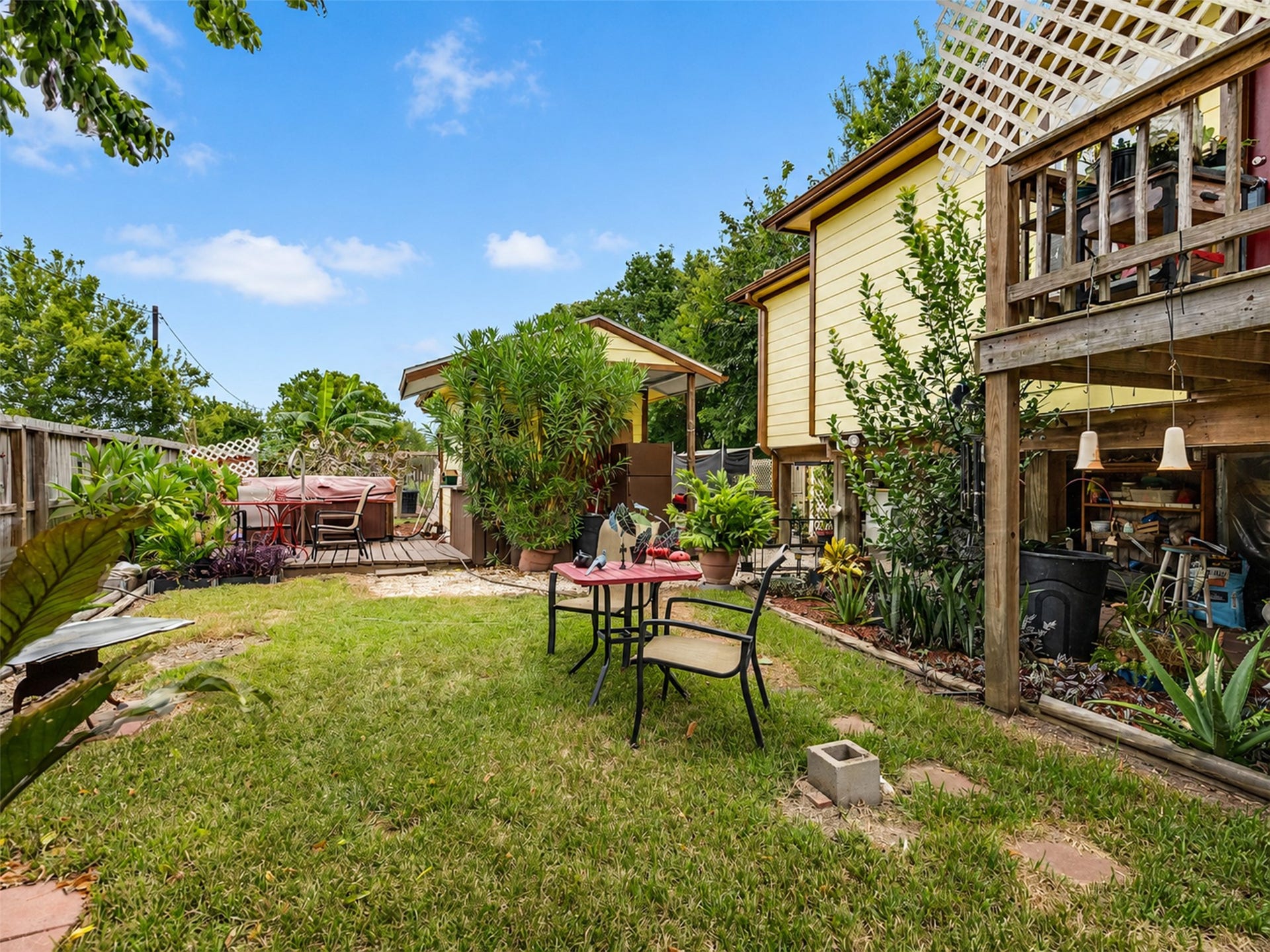 2616 Avenue H, Dickinson, TX 77539 2616 Avenue H, Dickinson, TX 77539