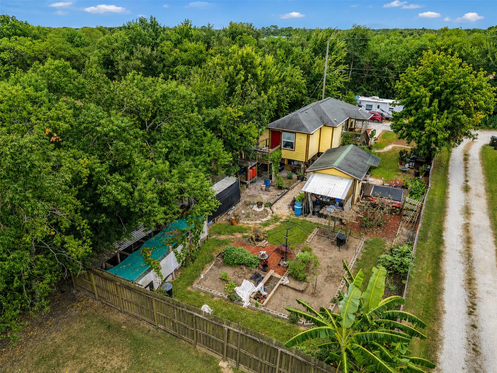 2616 Avenue H, Dickinson, TX 77539 2616 Avenue H, Dickinson, TX 77539