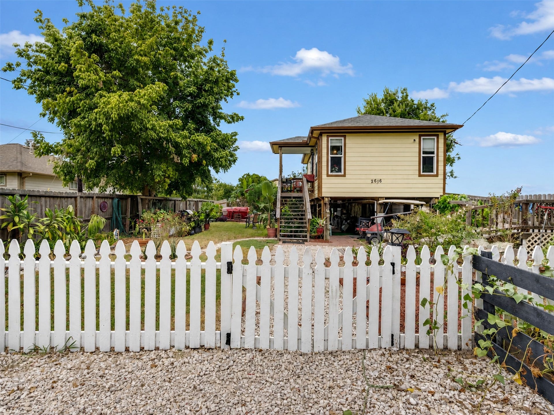 2616 Avenue H, Dickinson, TX 77539 2616 Avenue H, Dickinson, TX 77539