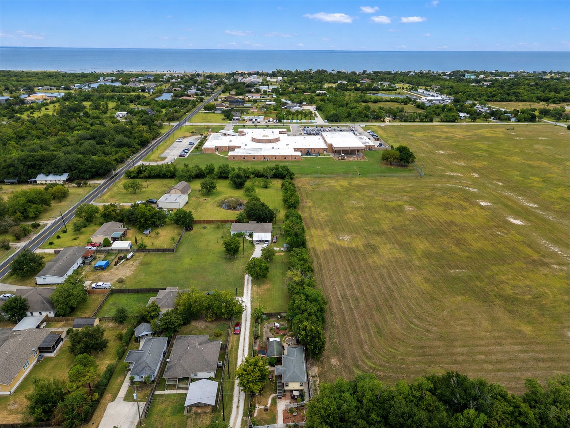 2616 Avenue H, Dickinson, TX 77539 2616 Avenue H, Dickinson, TX 77539