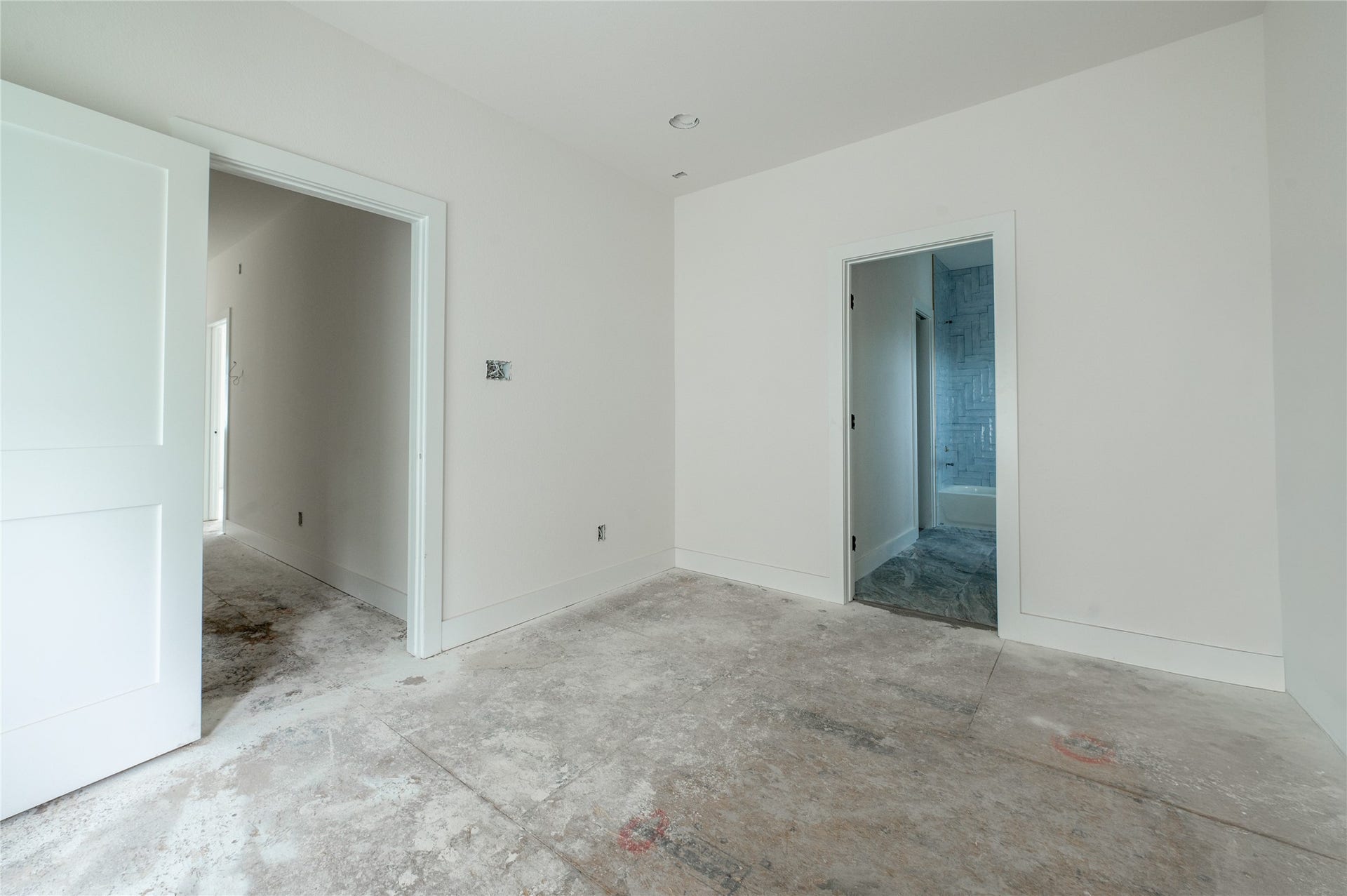 Secondary bedroom on the third floor with an en-suite bathroom