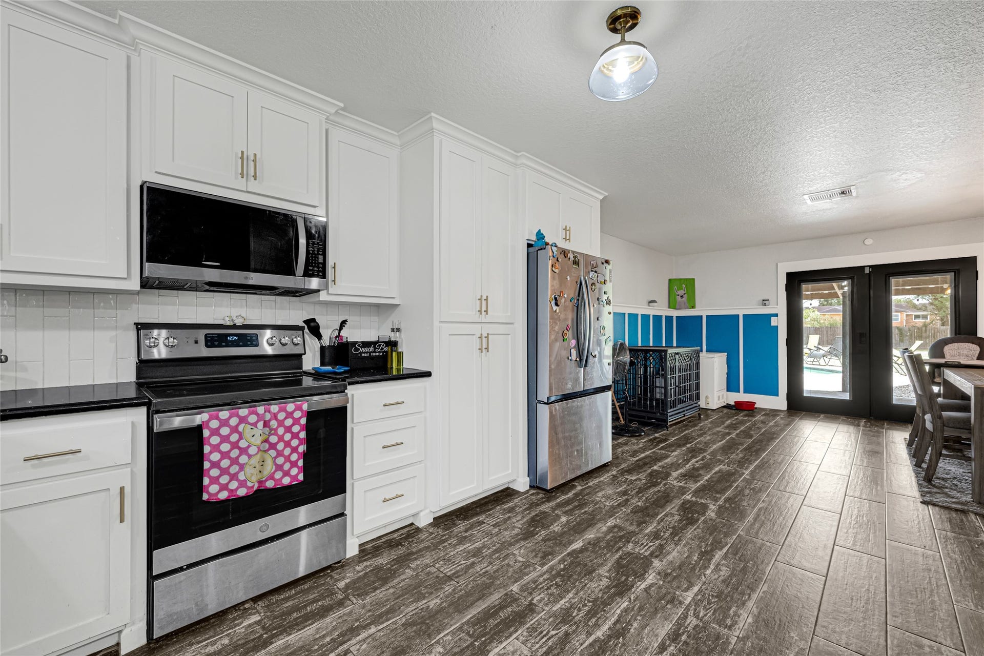 302 County Road 893A, Angleton, TX 77515