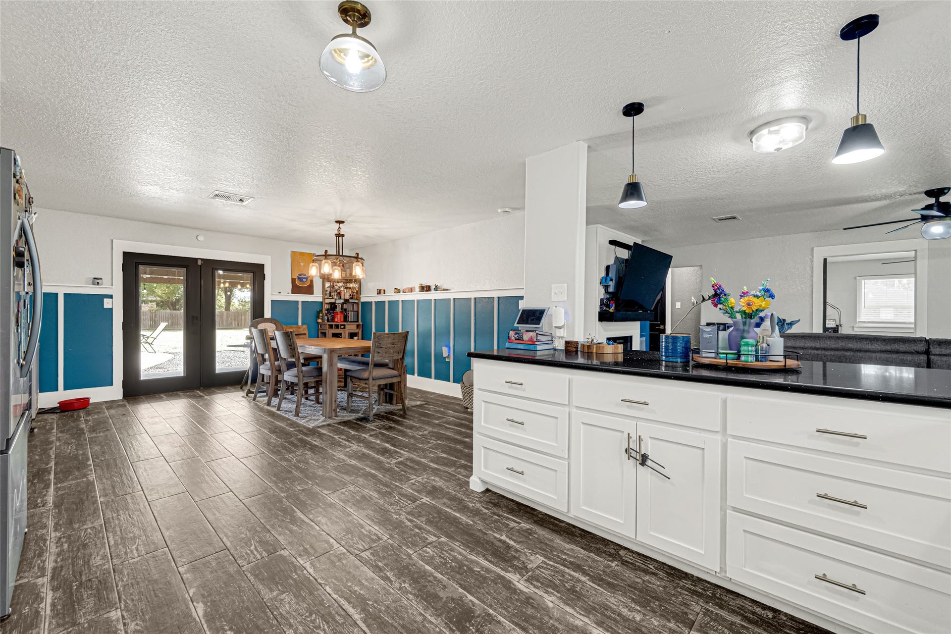 302 County Road 893A, Angleton, TX 77515