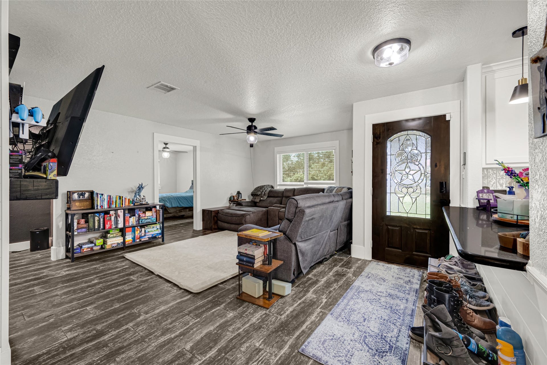 302 County Road 893A, Angleton, TX 77515