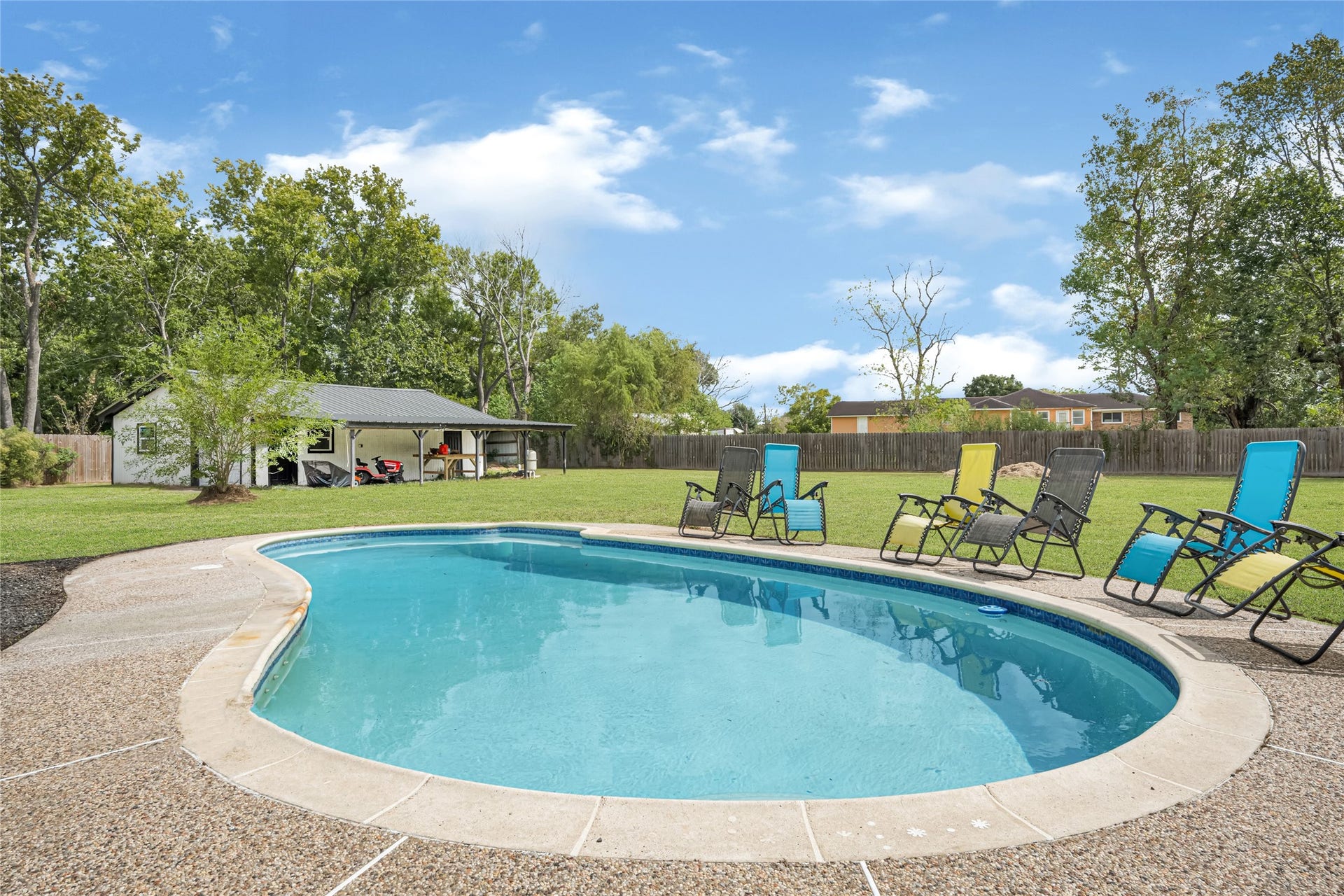302 County Road 893A, Angleton, TX 77515