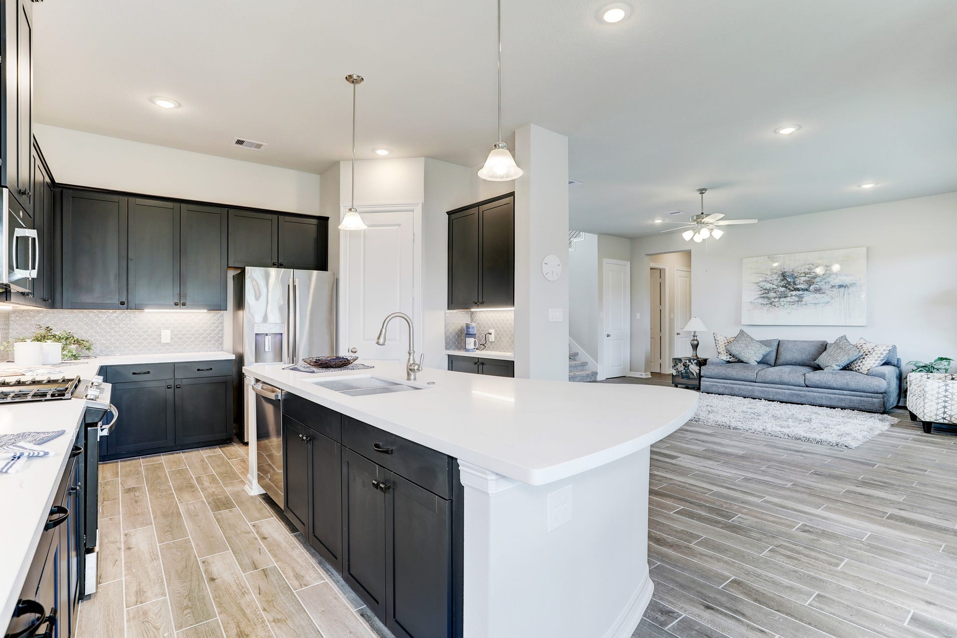 3921 Peacock Isle Drive, Dickinson, TX 77539