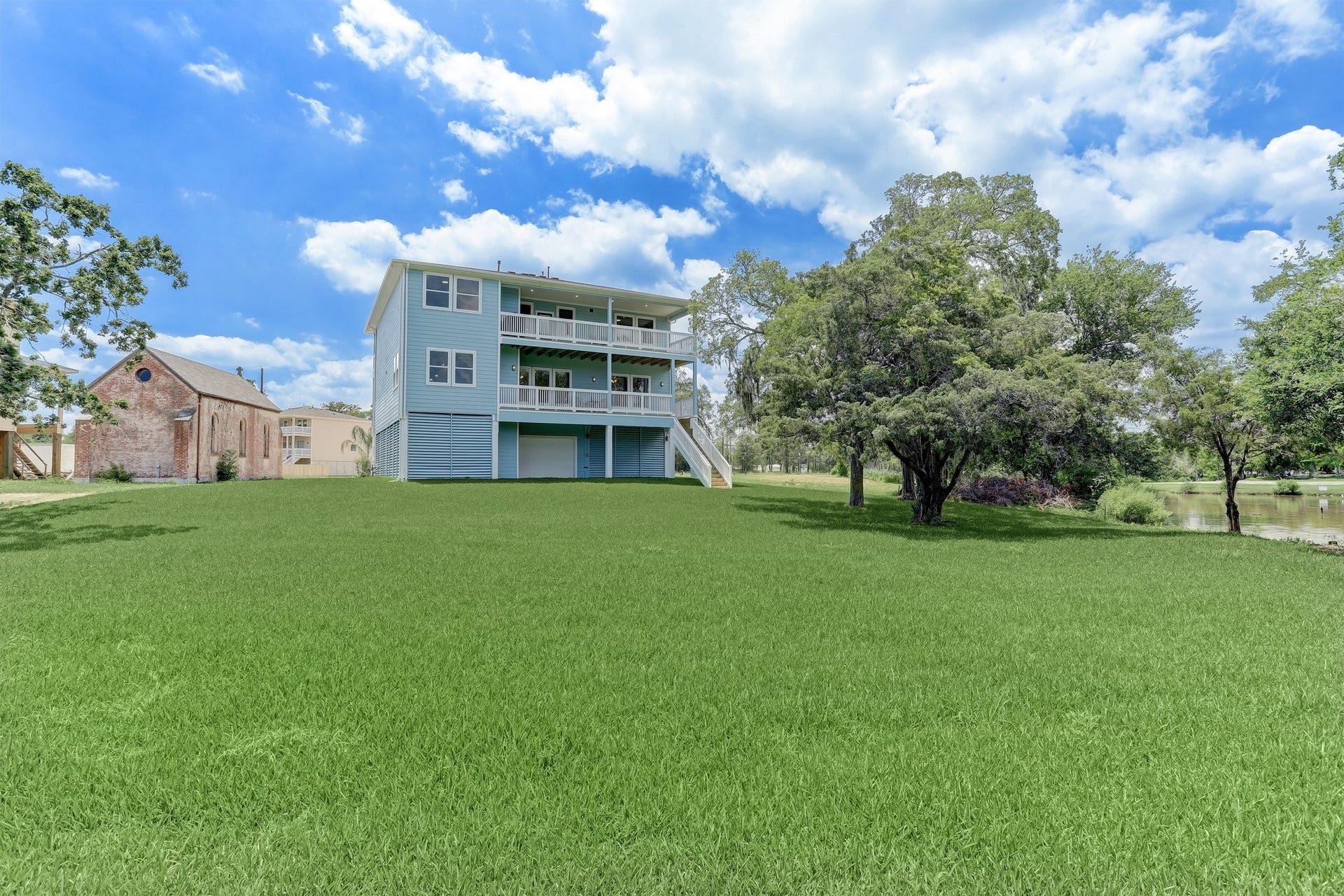 3921 Peacock Isle Drive, Dickinson, TX 77539