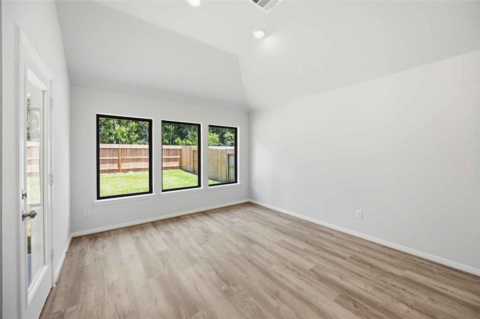 2834 River Juniper Lane, Crosby, TX 77532 2834 River Juniper Lane, Crosby, TX 77532