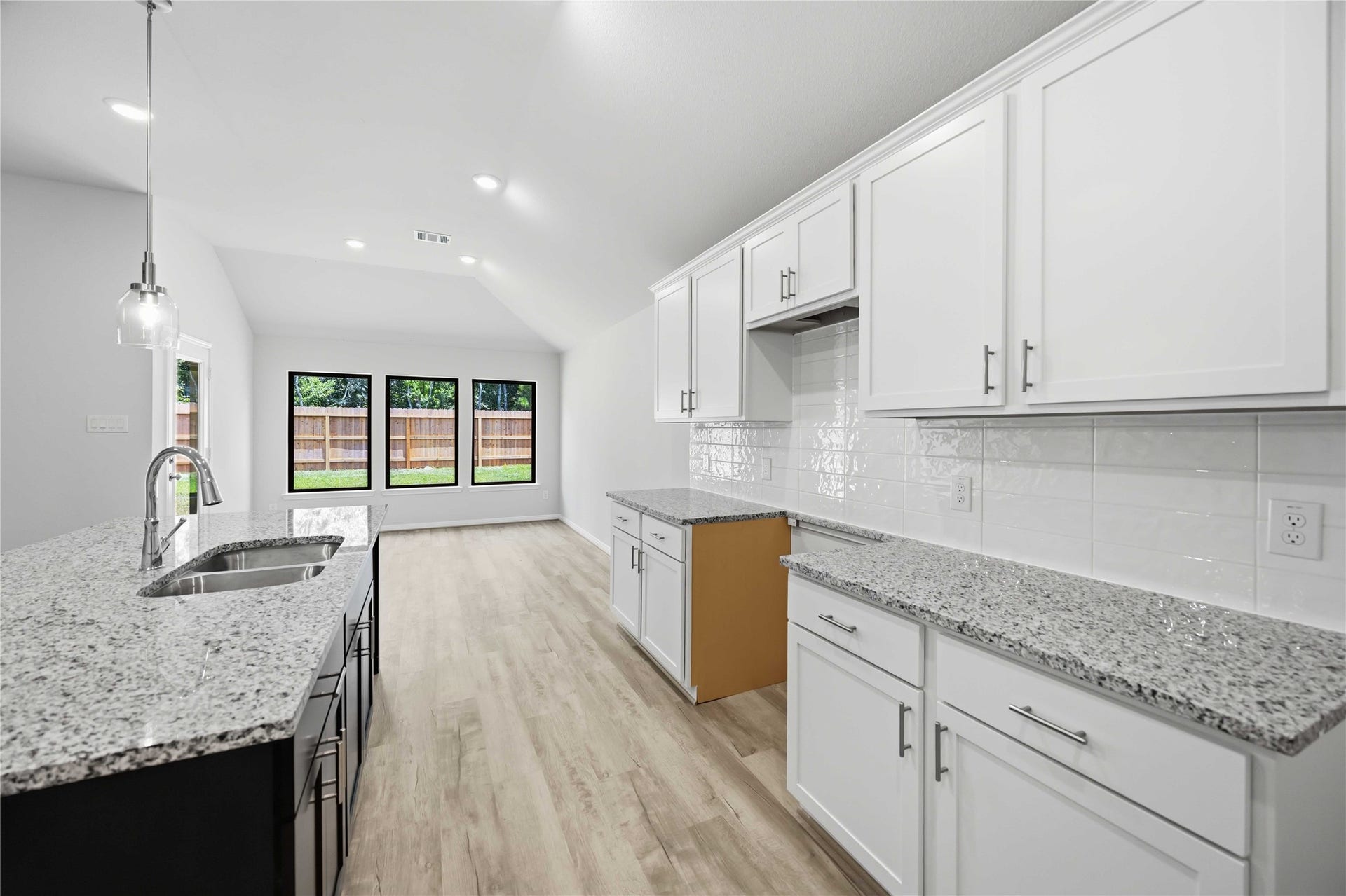 2834 River Juniper Lane, Crosby, TX 77532 2834 River Juniper Lane, Crosby, TX 77532