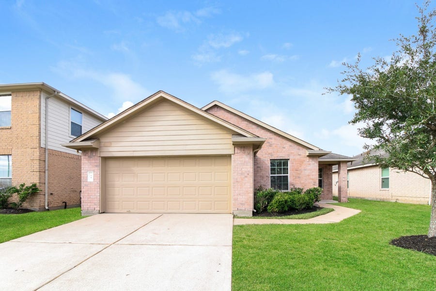 Property photo for 11 Leisure Shore Court, Manvel, TX